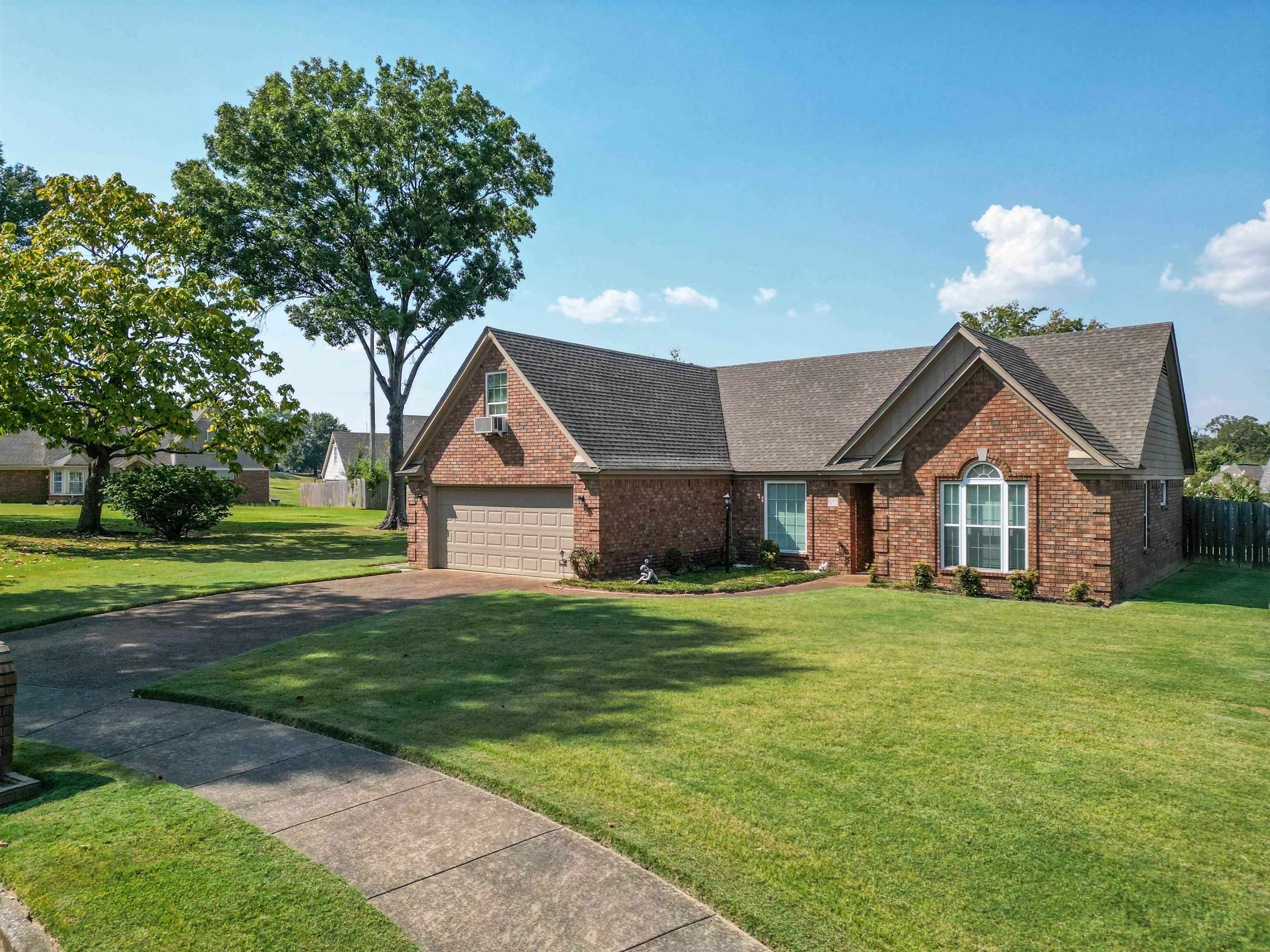 6558 LAUREL BLUFF CT