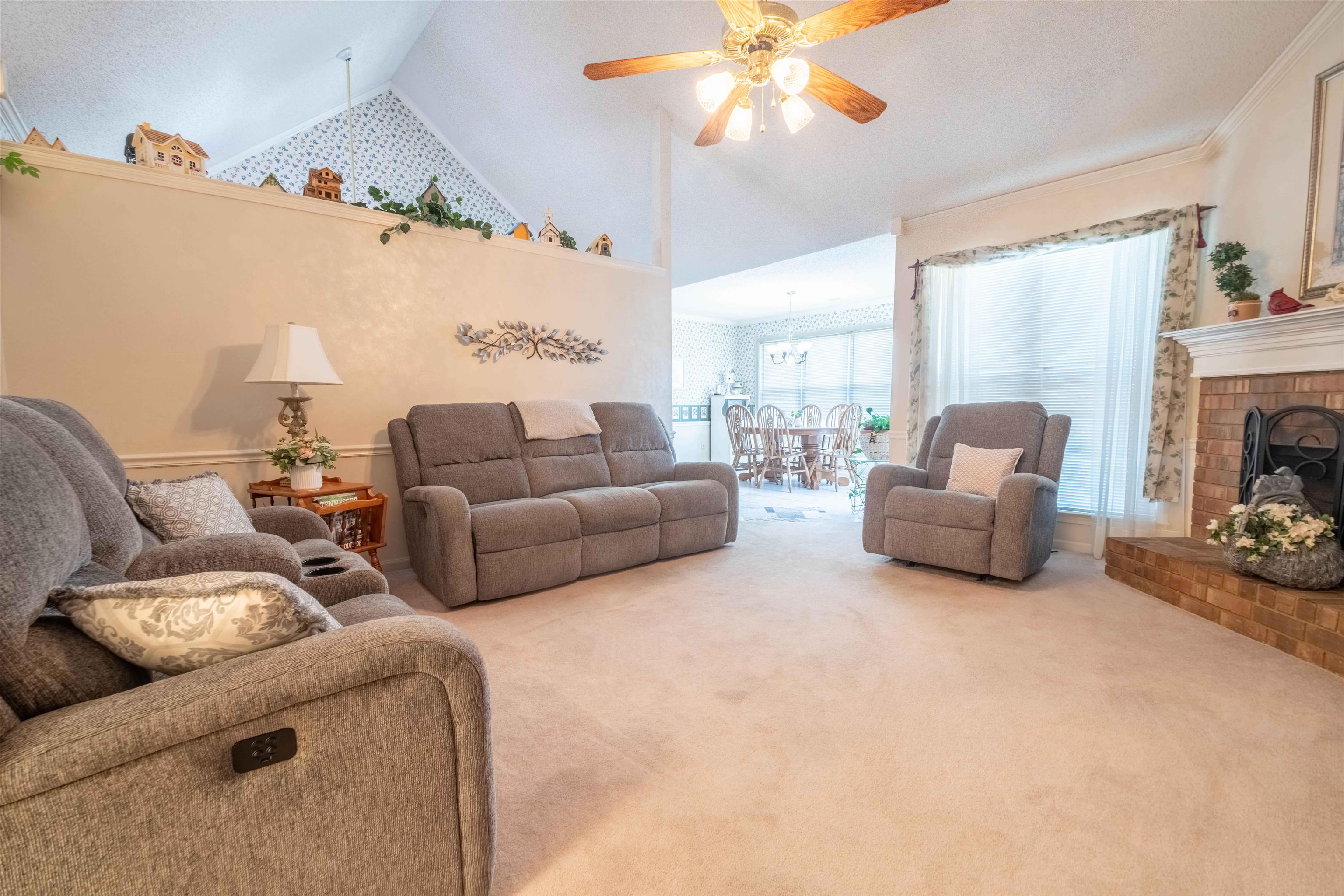 6558 LAUREL BLUFF CT