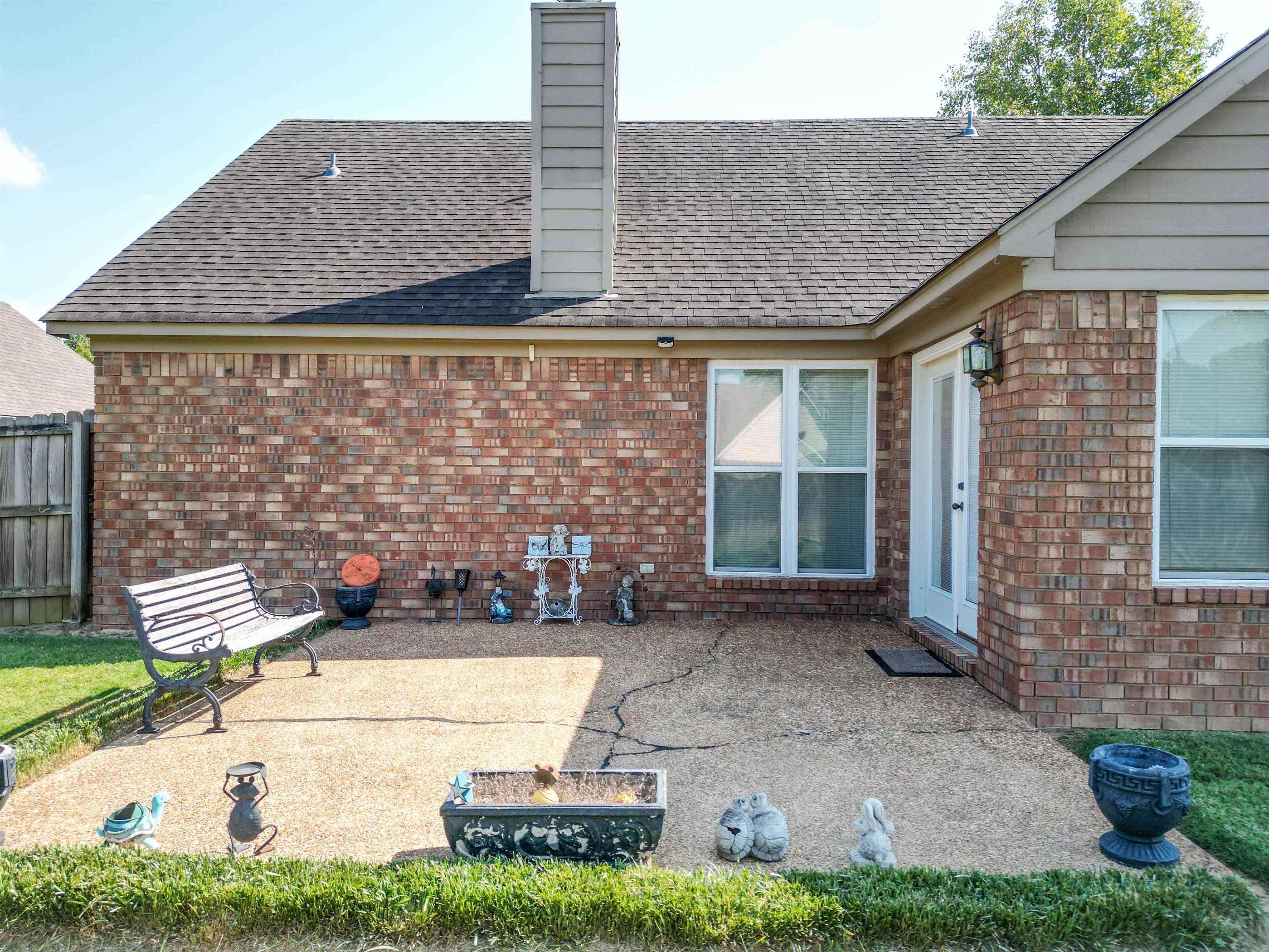 6558 LAUREL BLUFF CT