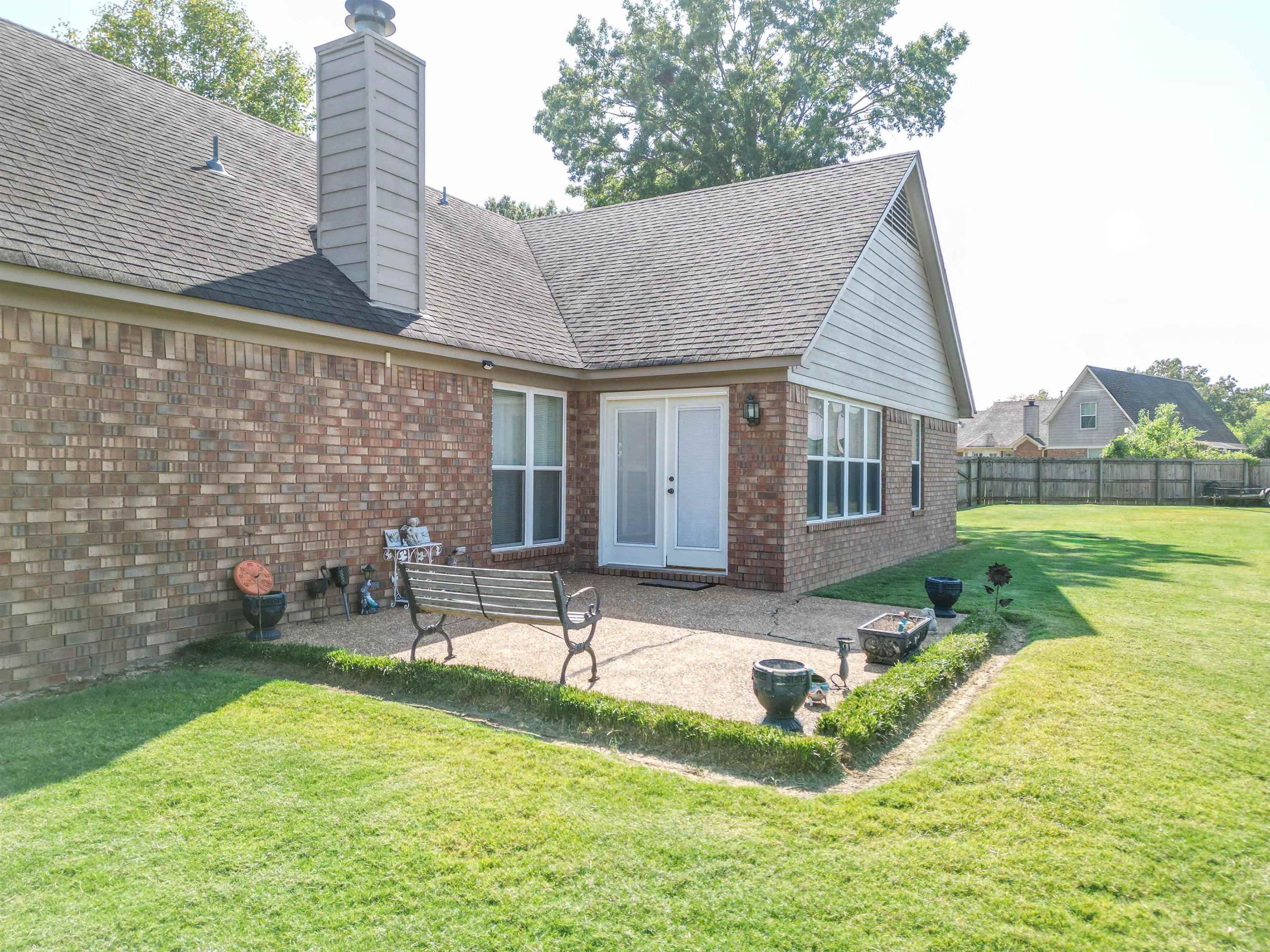 6558 LAUREL BLUFF CT