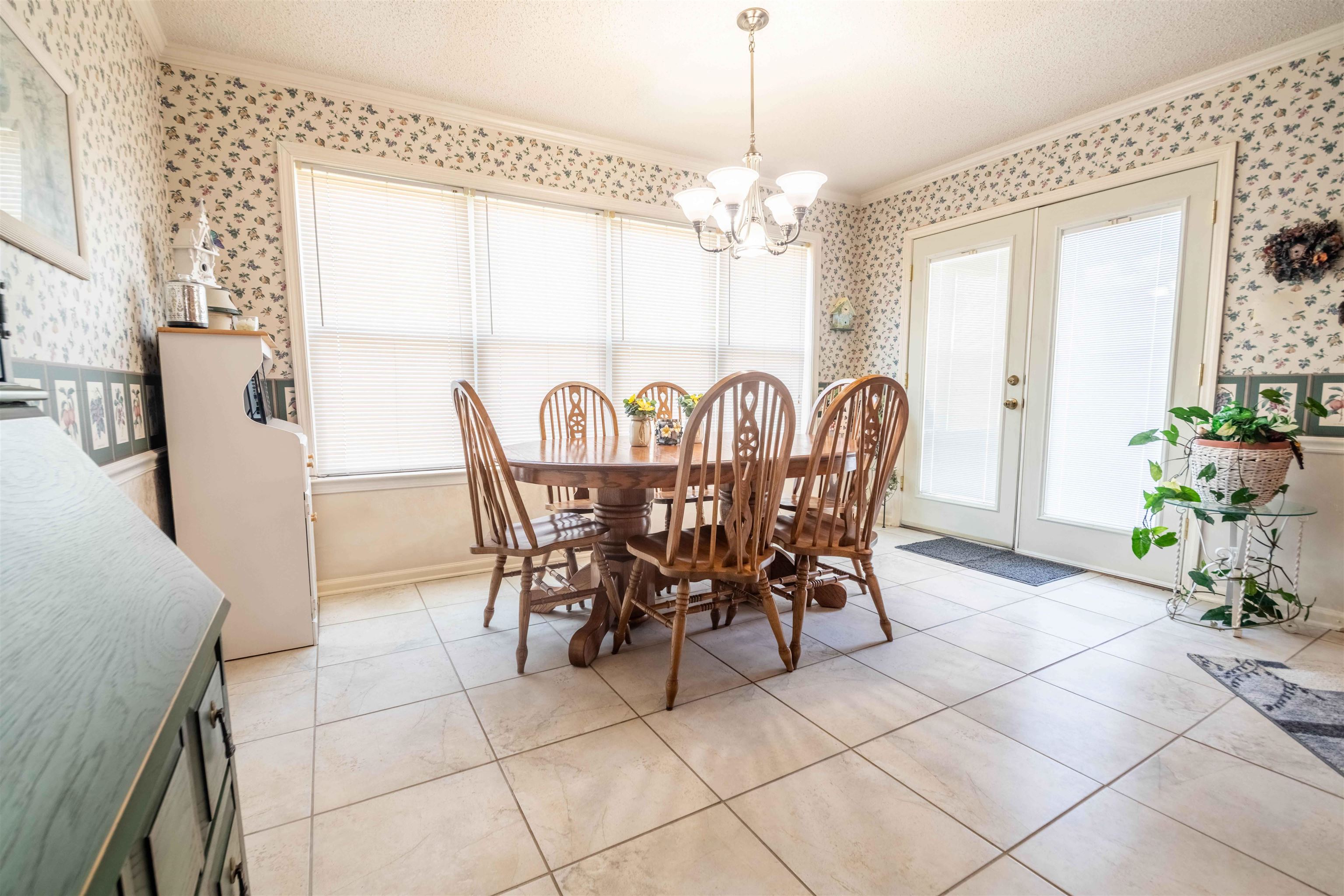 6558 LAUREL BLUFF CT