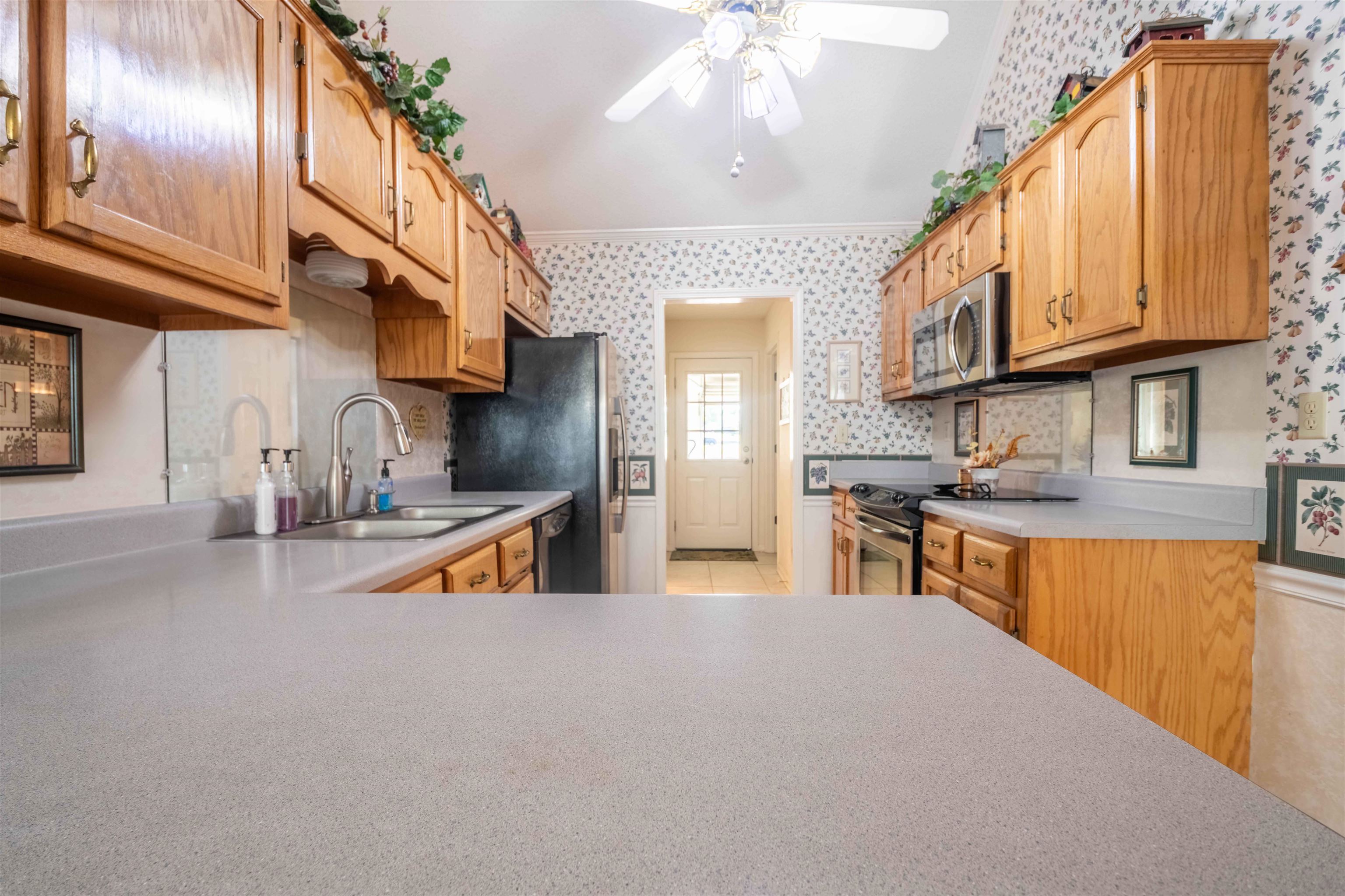 6558 LAUREL BLUFF CT