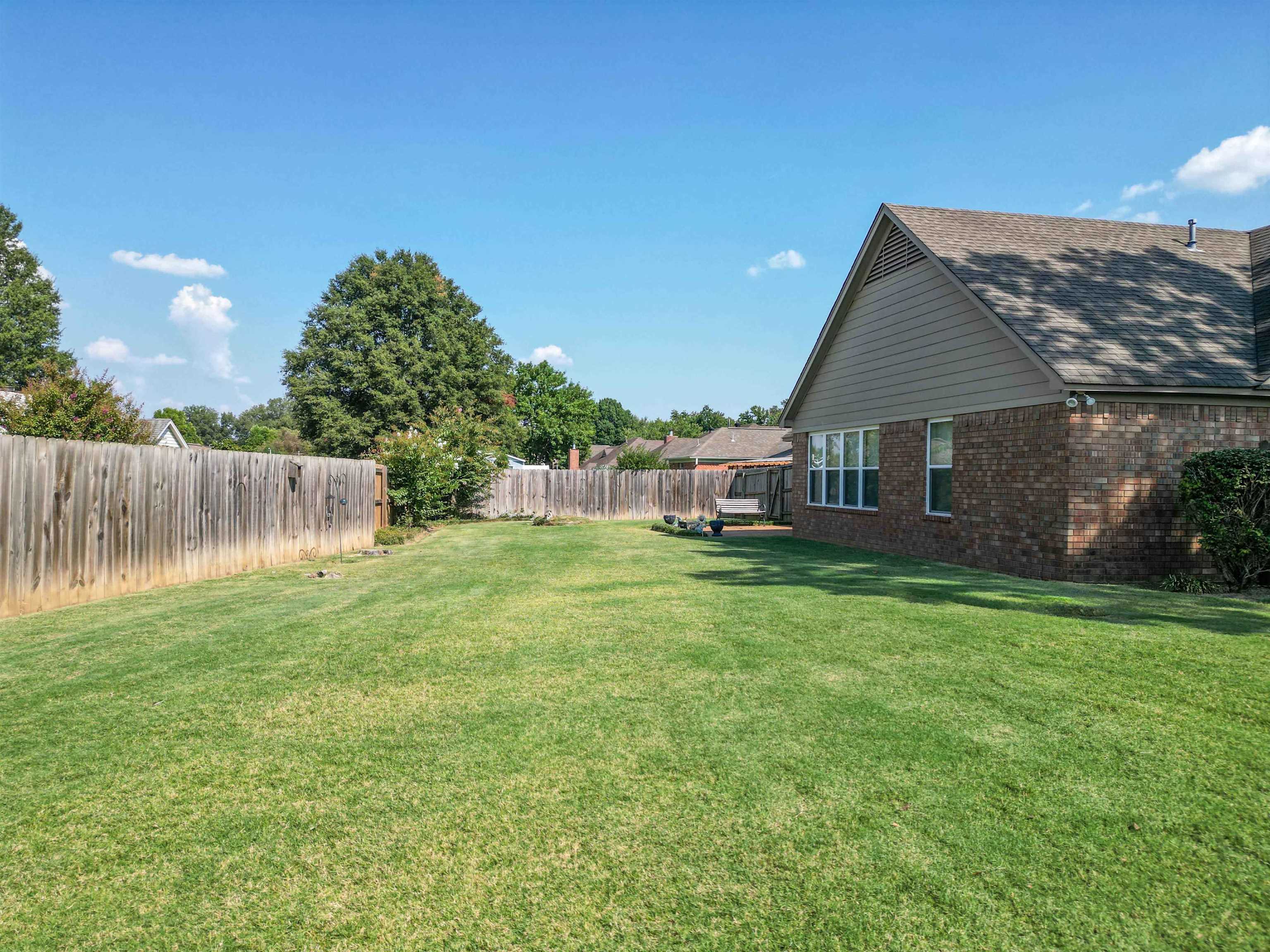 6558 LAUREL BLUFF CT