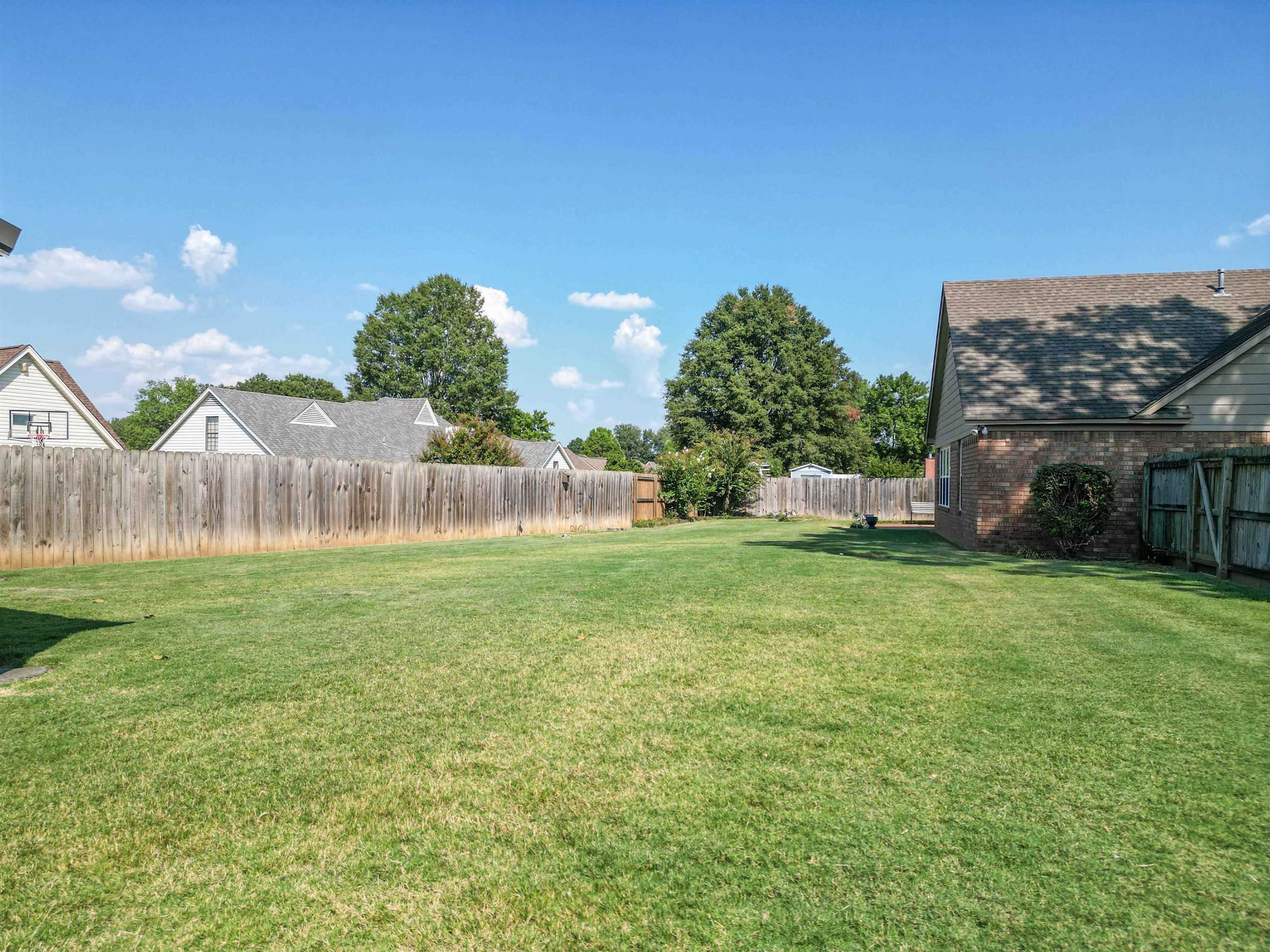 6558 LAUREL BLUFF CT