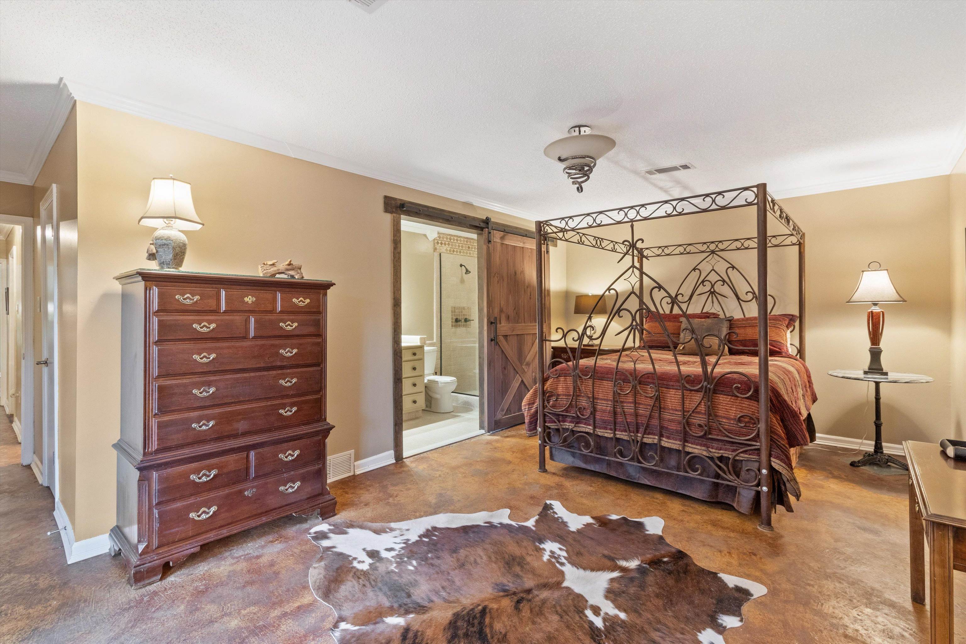 8437 REMBROOK DR