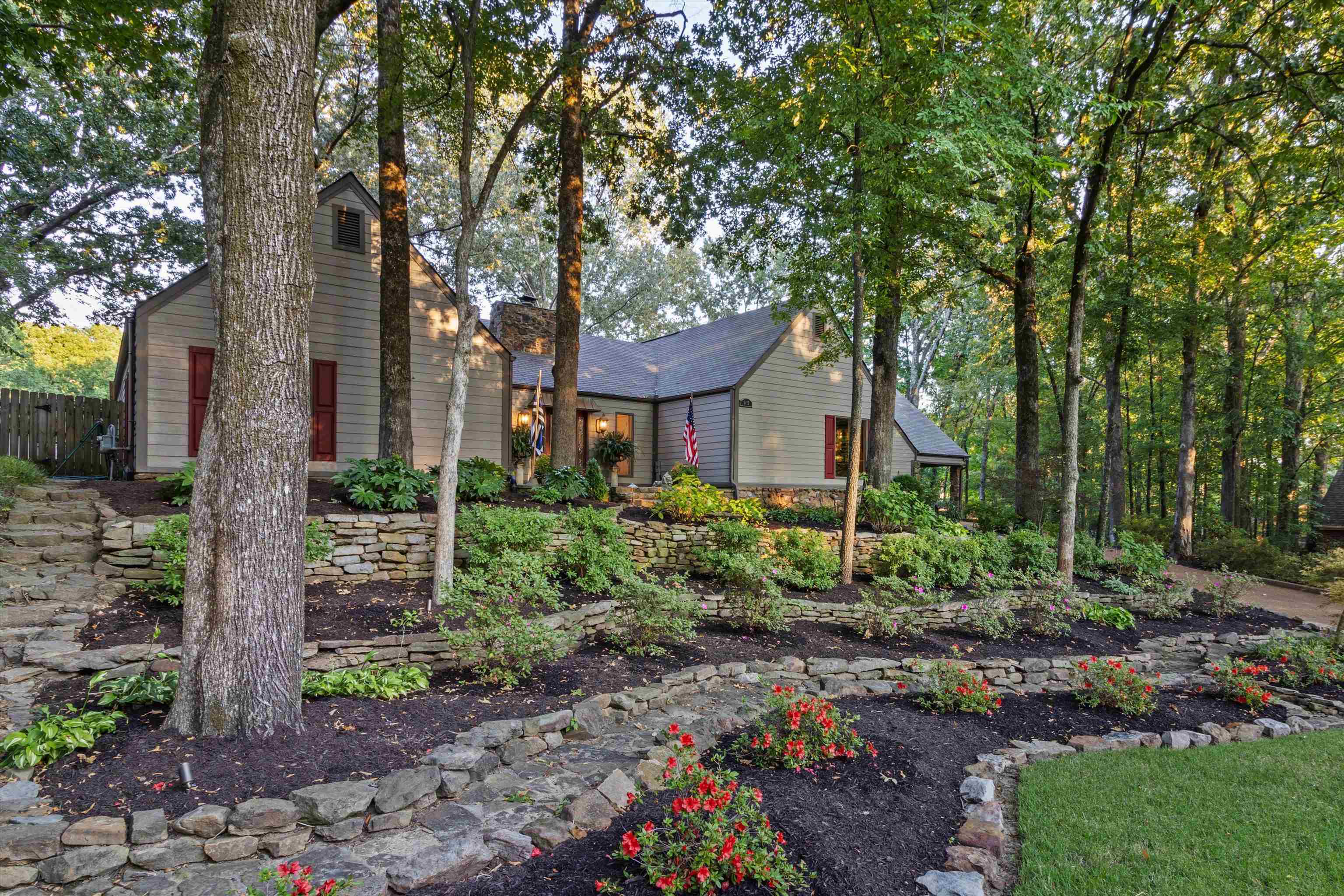 8437 REMBROOK DR