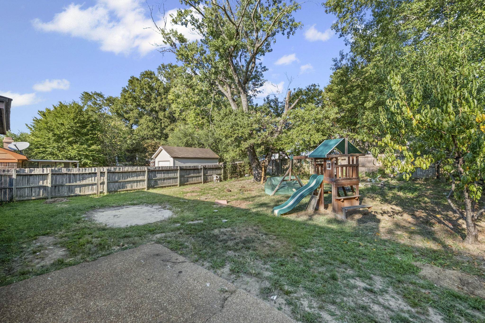 4200 BROOKHILL LN