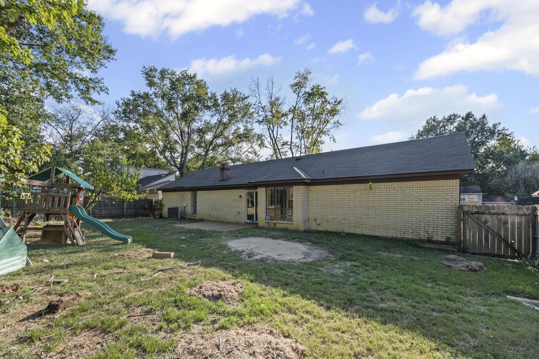 4200 BROOKHILL LN
