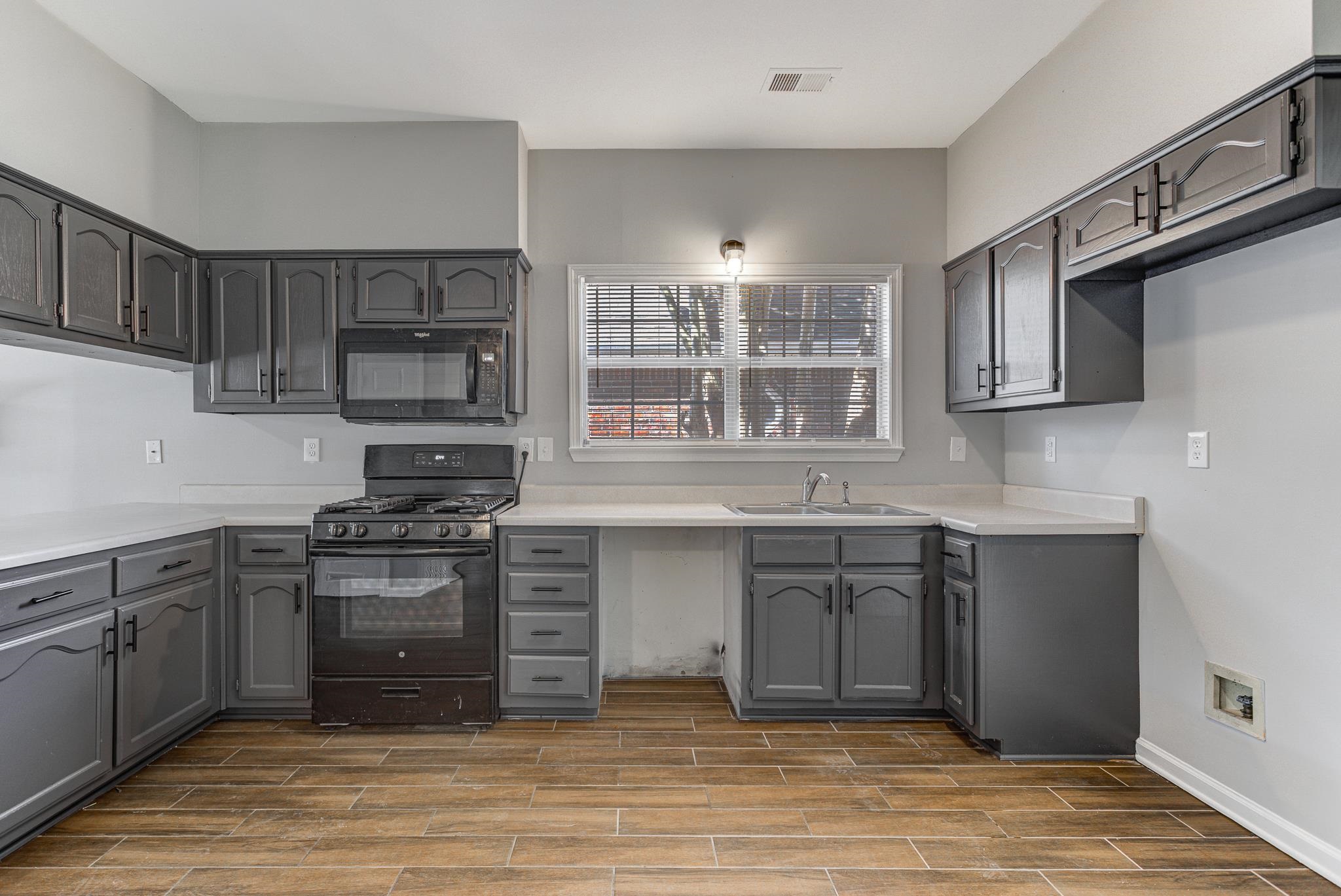 878 TIMBER GROVE CV
