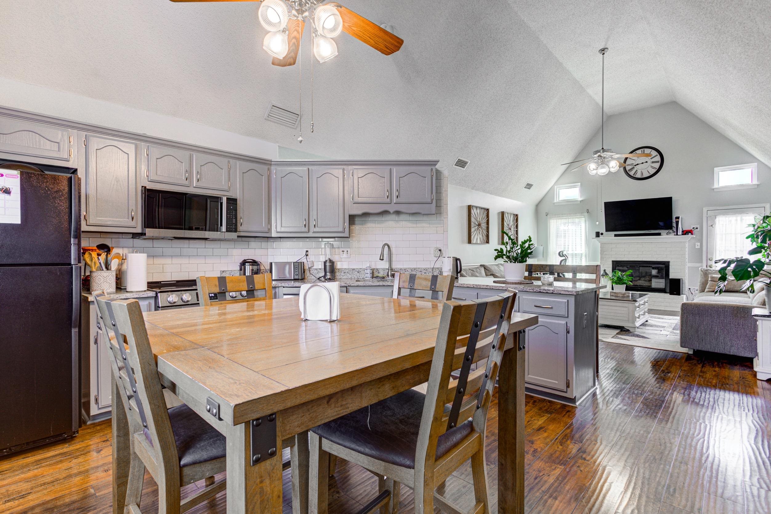 6699 SHADY RIDGE CV