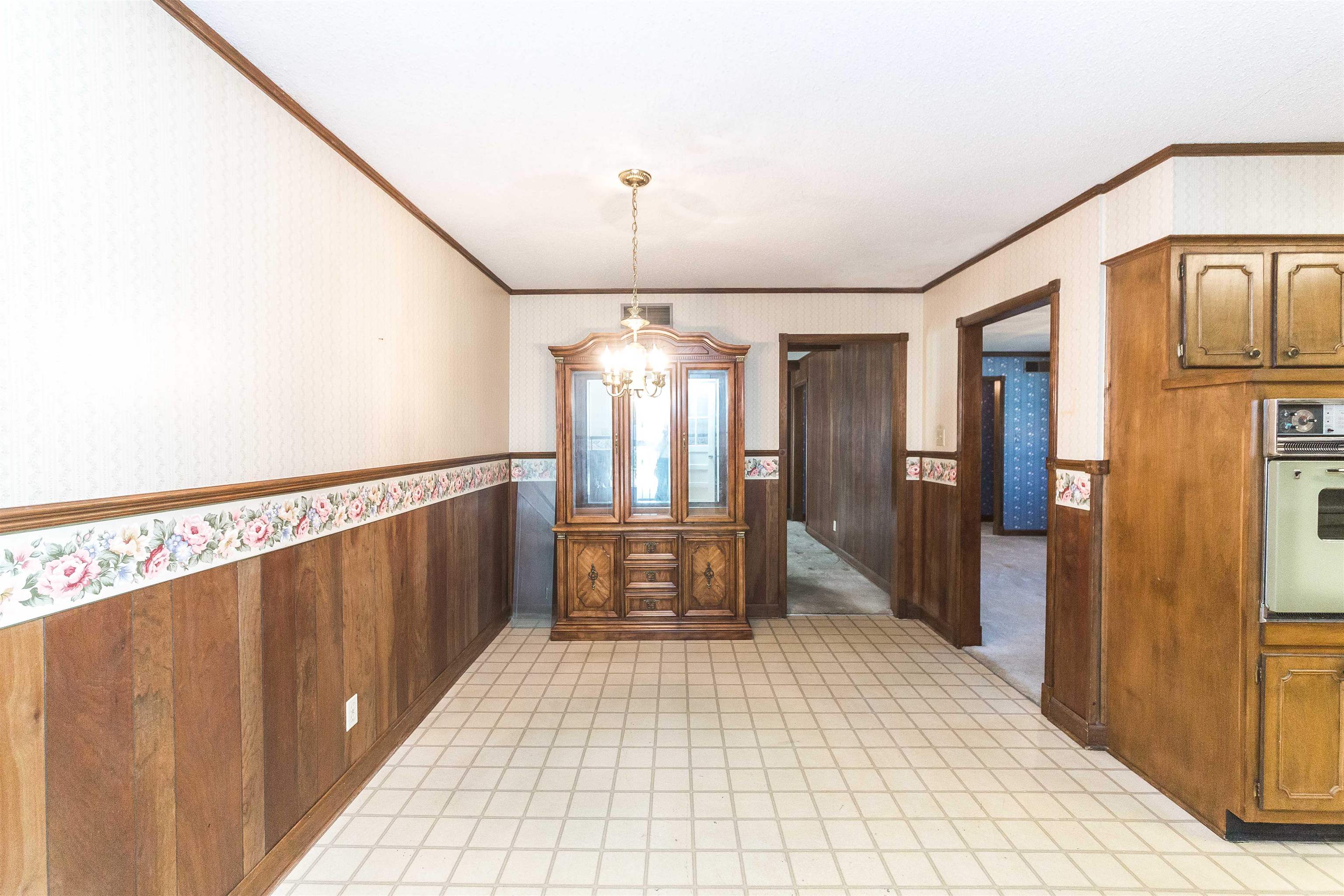 5583 CRESTVIEW RD