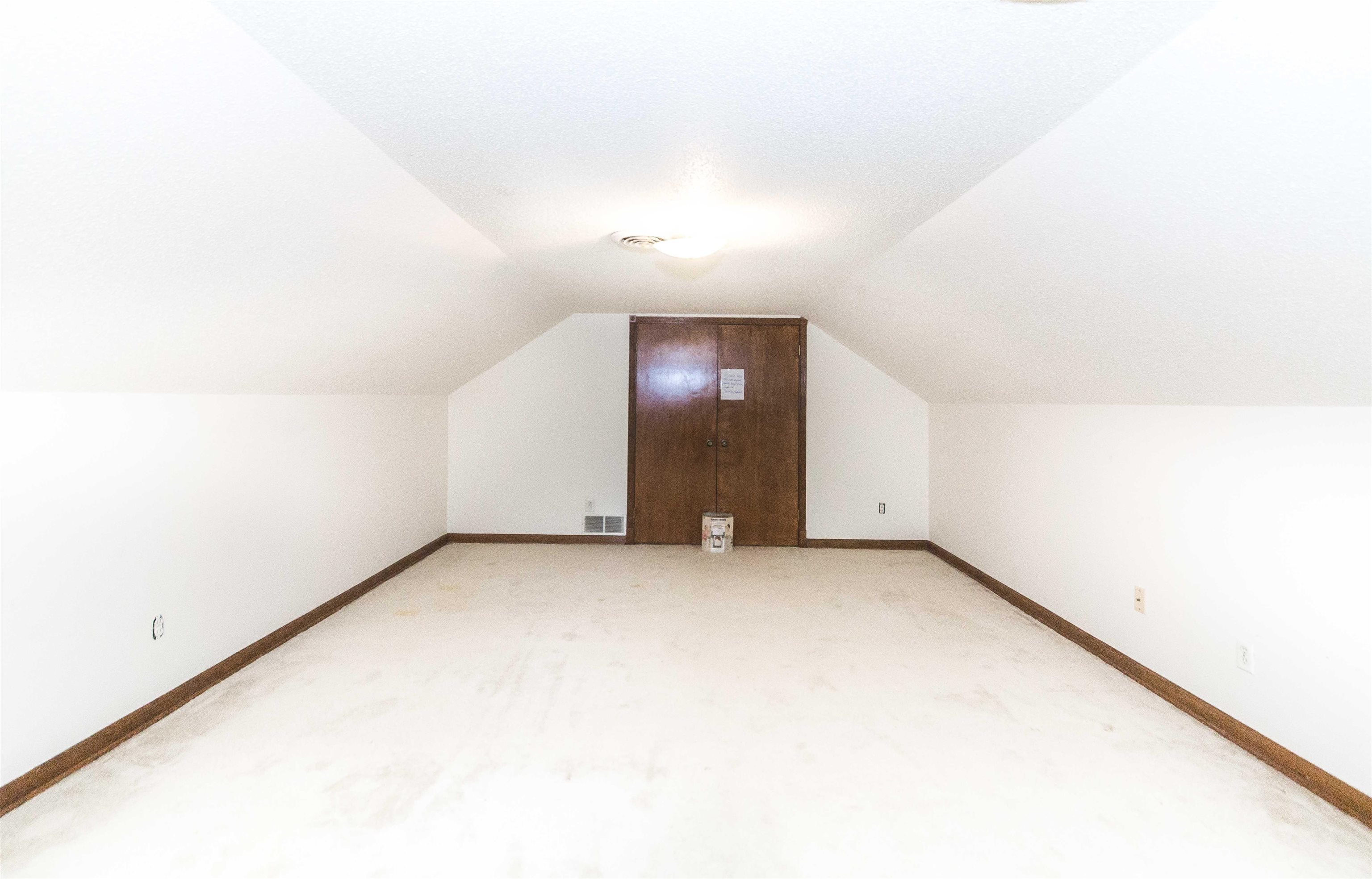 5583 CRESTVIEW RD