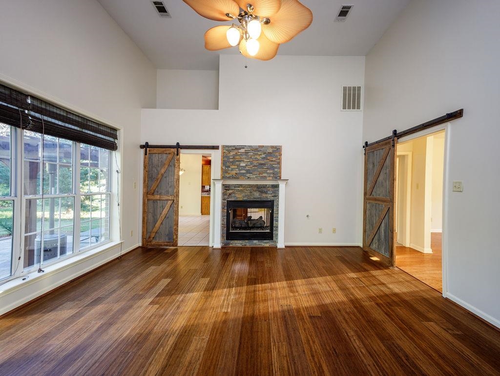 102 STROUD CIR