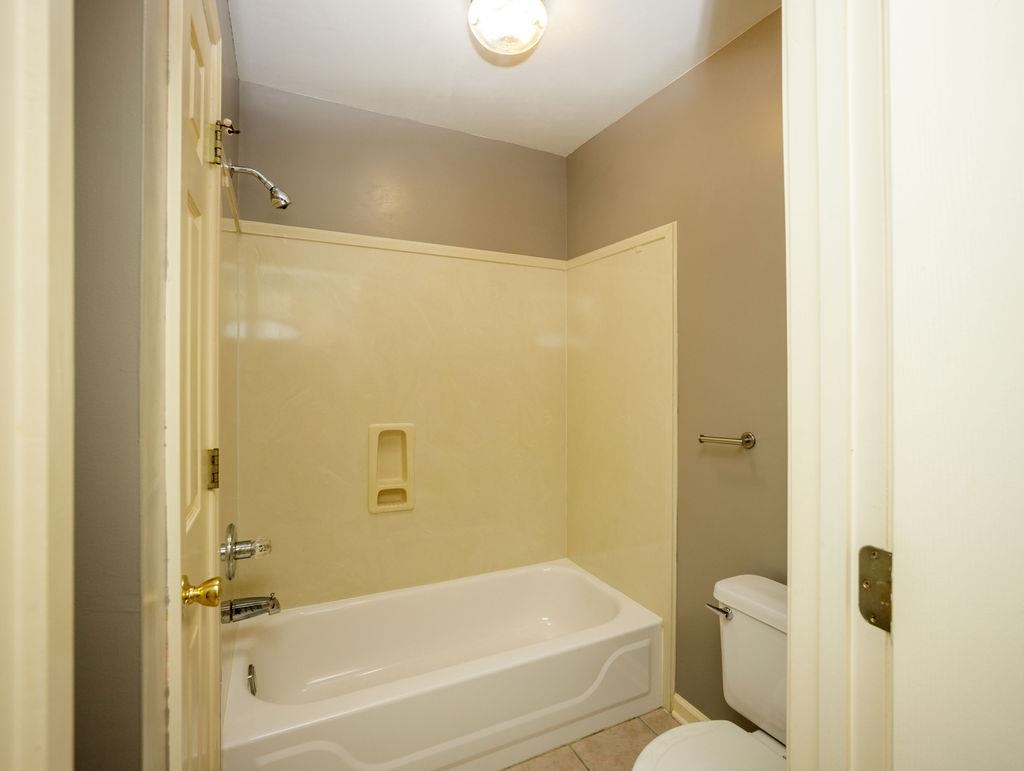 102 STROUD CIR