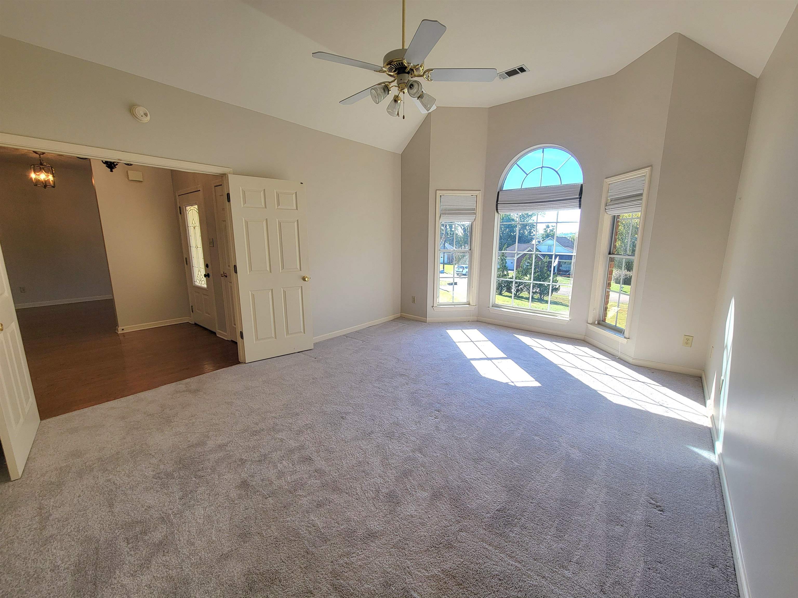 102 STROUD CIR