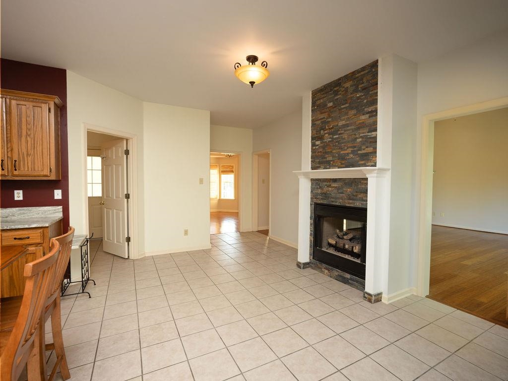 102 STROUD CIR
