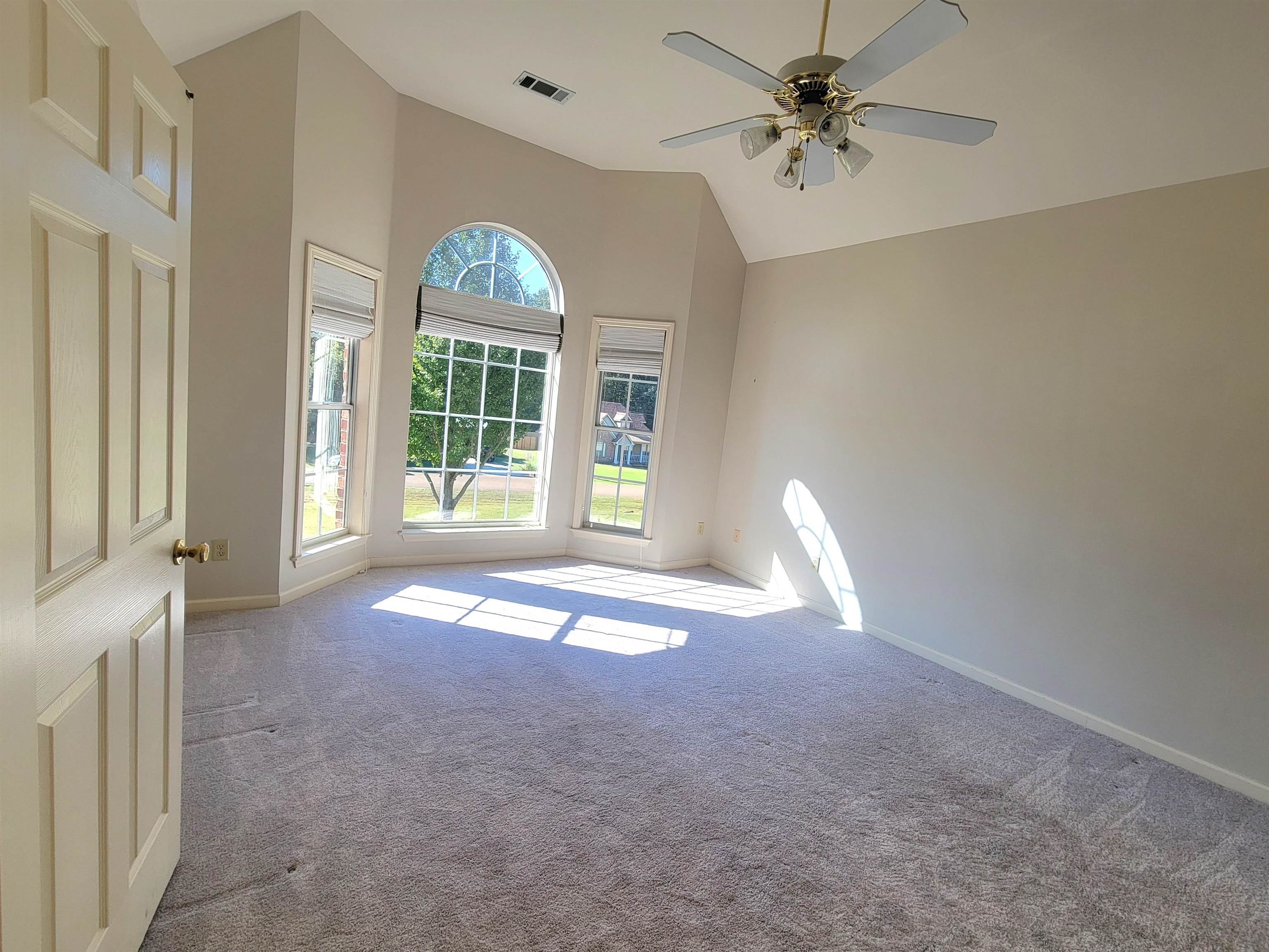 102 STROUD CIR