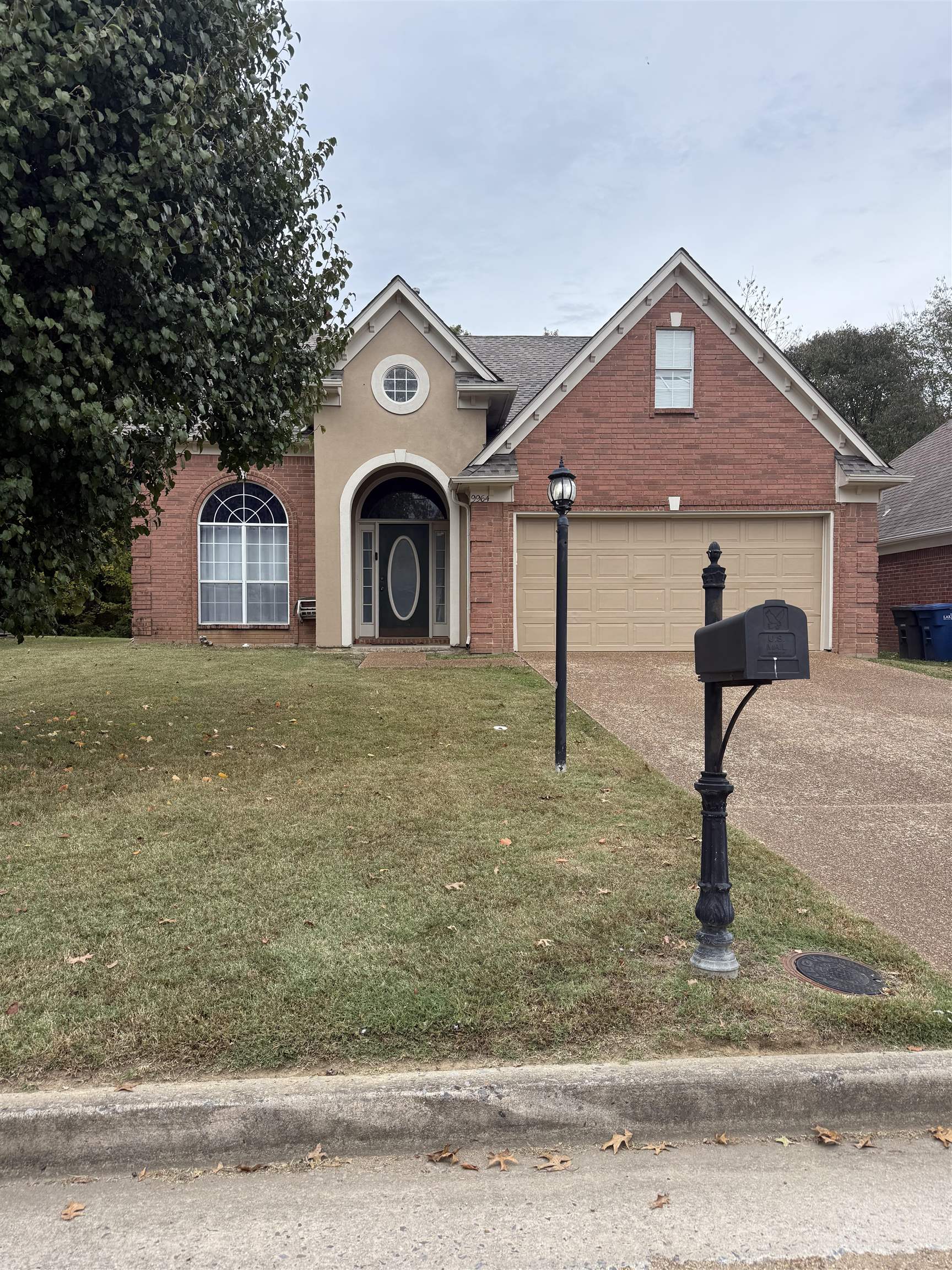 9964 WOODLAND BEND DR