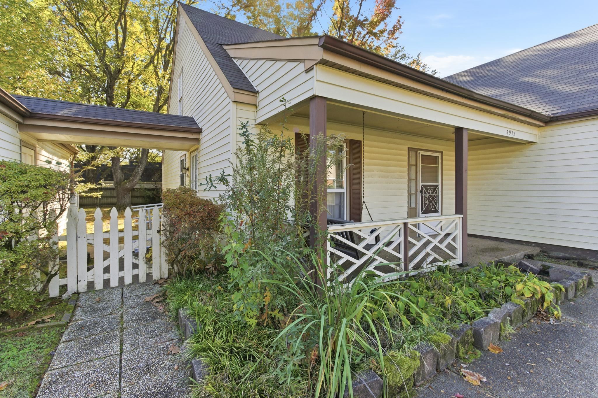 6975 ASHAWAY CV