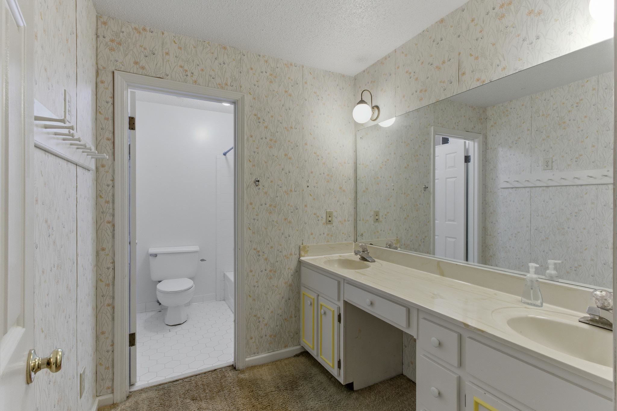 6975 ASHAWAY CV
