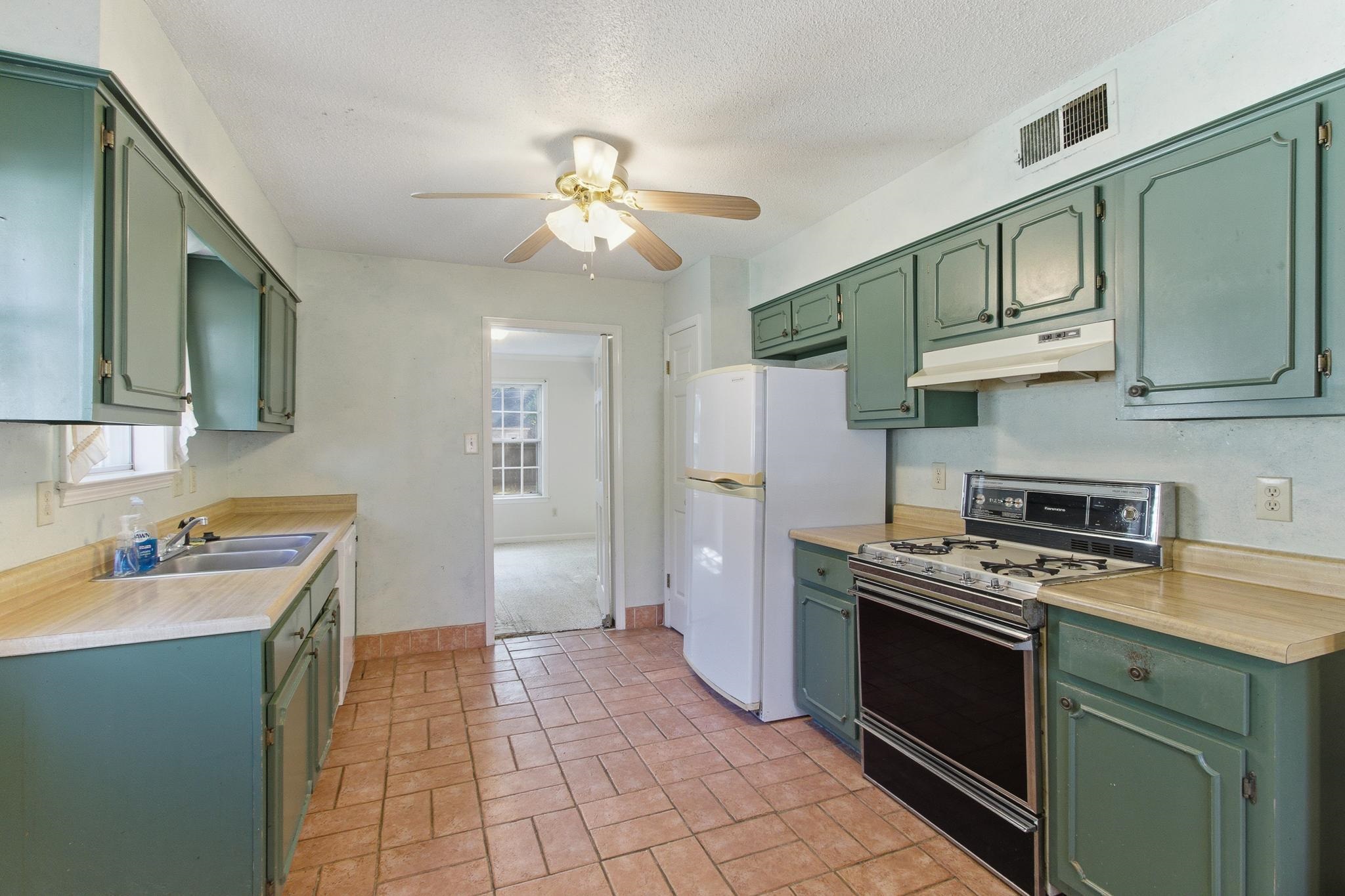 6975 ASHAWAY CV