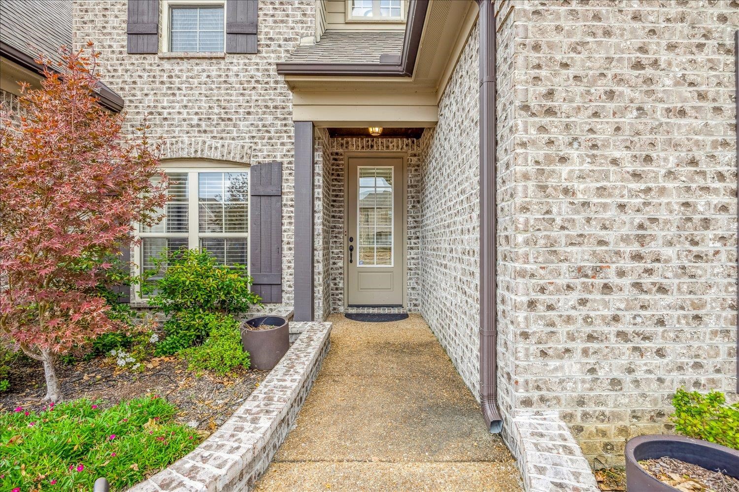 6240 CREEKSIDE LAKE DR