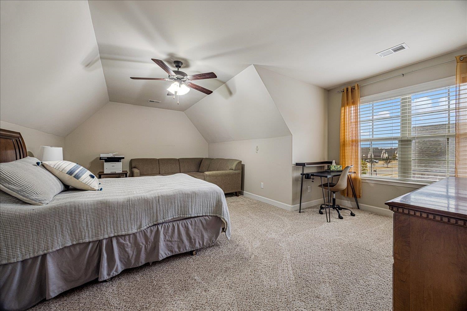 6240 CREEKSIDE LAKE DR