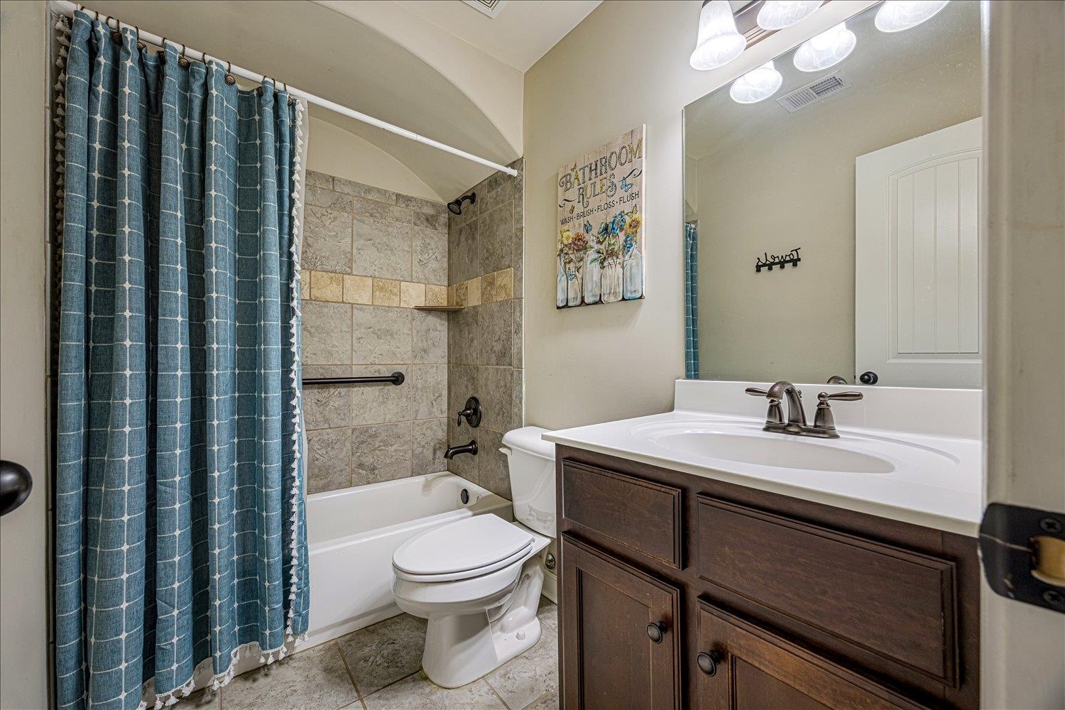 6240 CREEKSIDE LAKE DR