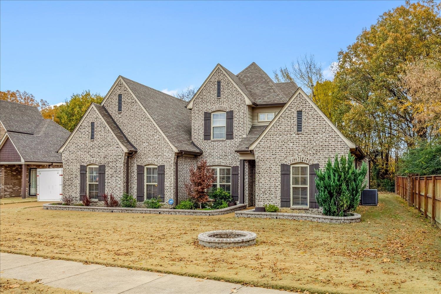 6240 CREEKSIDE LAKE DR