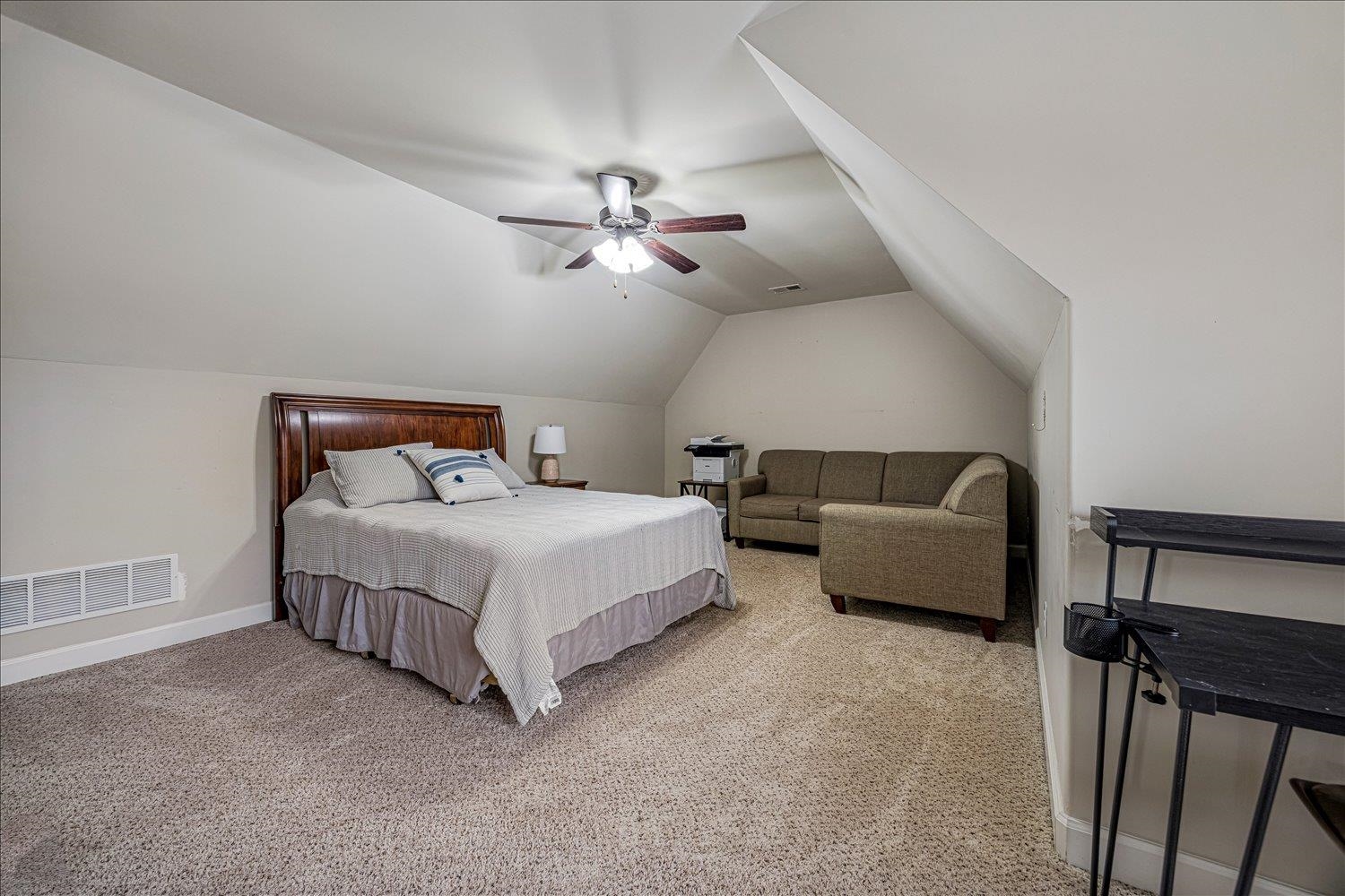 6240 CREEKSIDE LAKE DR