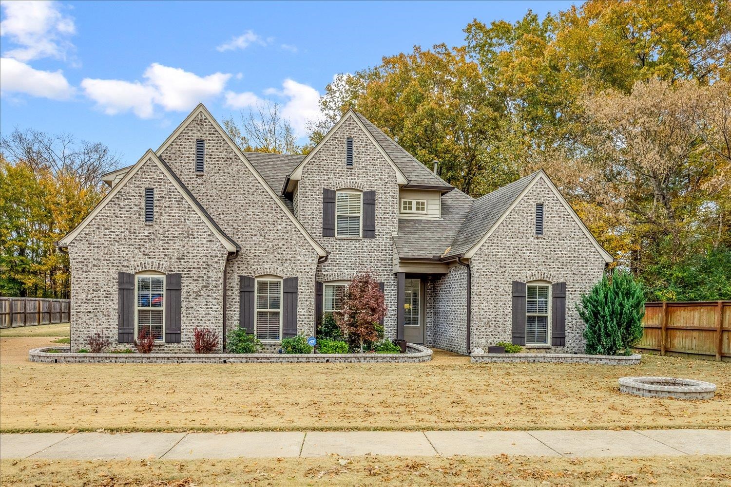 6240 CREEKSIDE LAKE DR