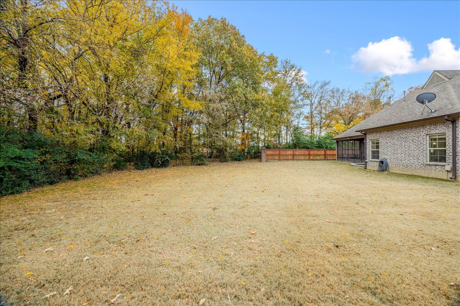 6240 CREEKSIDE LAKE DR