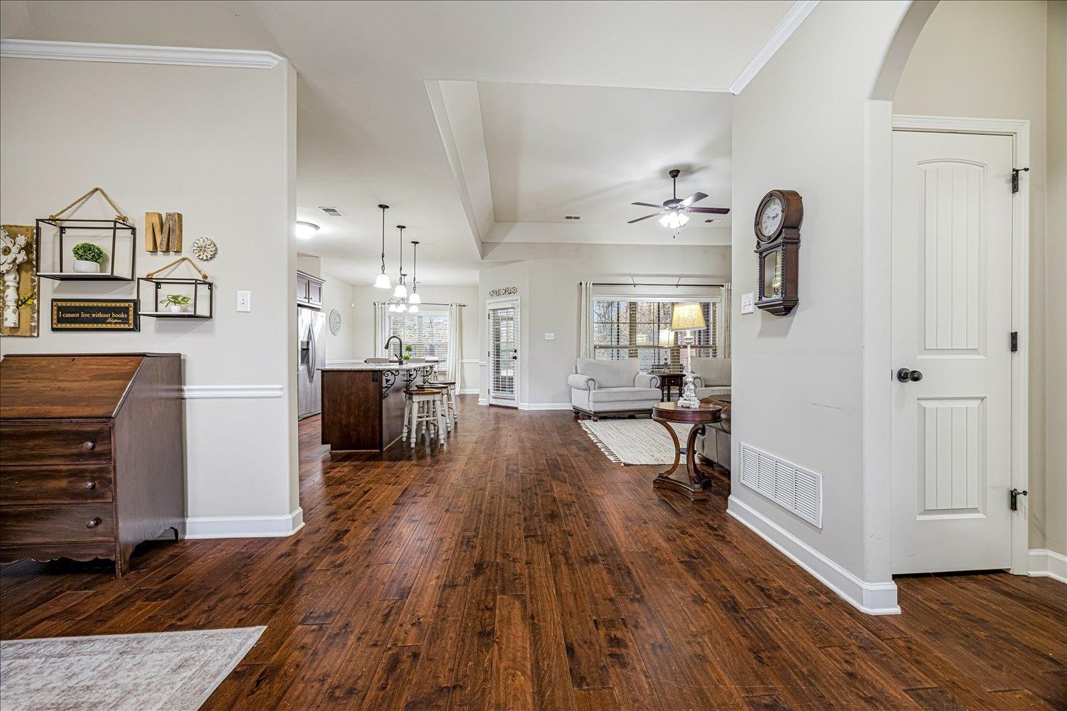 6240 CREEKSIDE LAKE DR