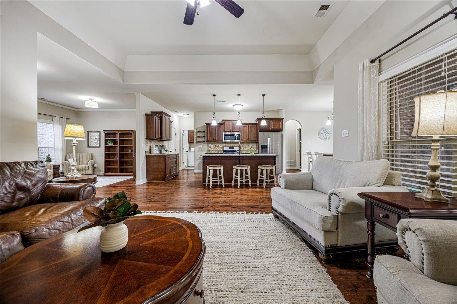 6240 CREEKSIDE LAKE DR