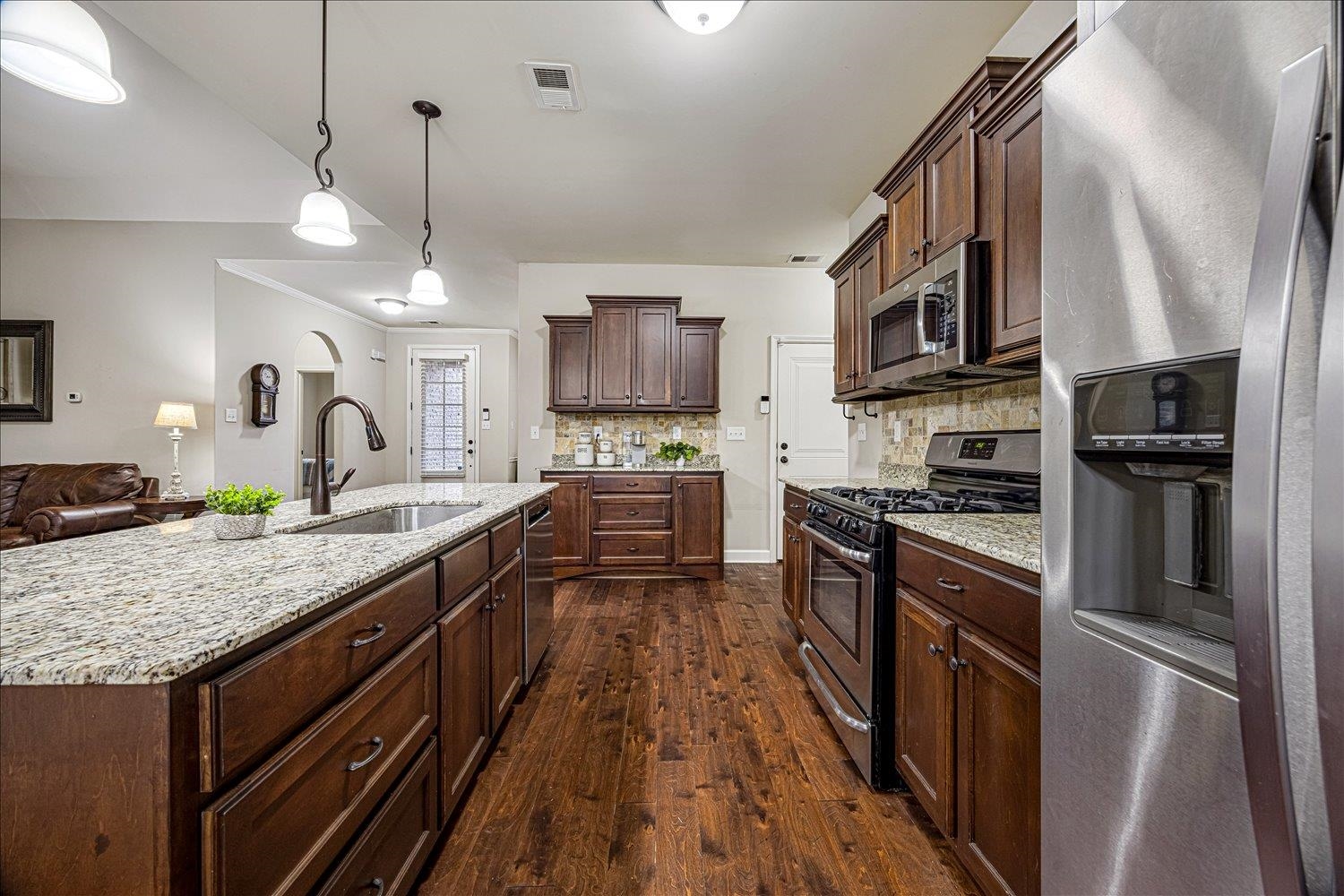 6240 CREEKSIDE LAKE DR