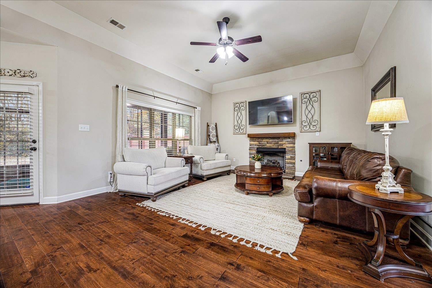 6240 CREEKSIDE LAKE DR