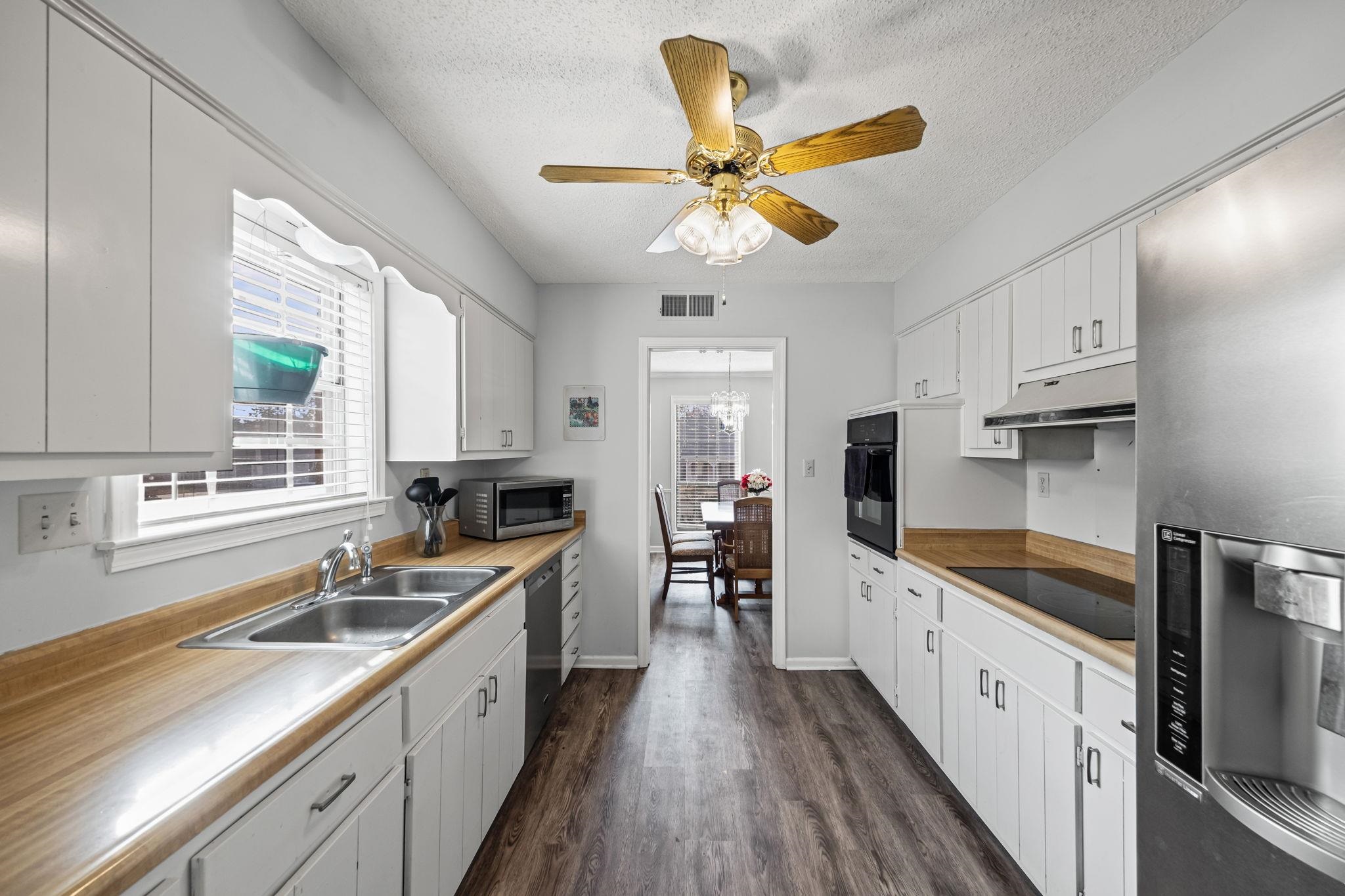 3556 EVENING LIGHT DR