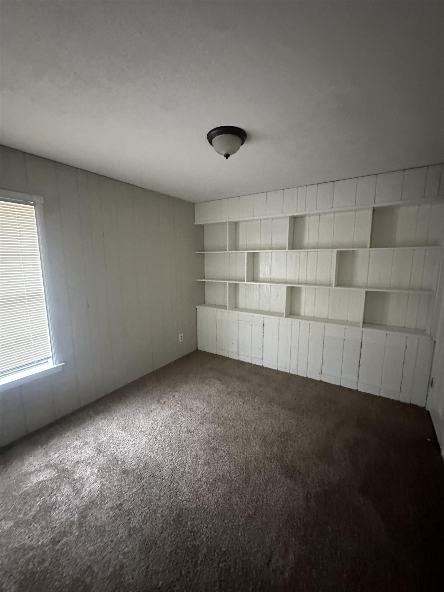 2111 ROCK RIDGE RD