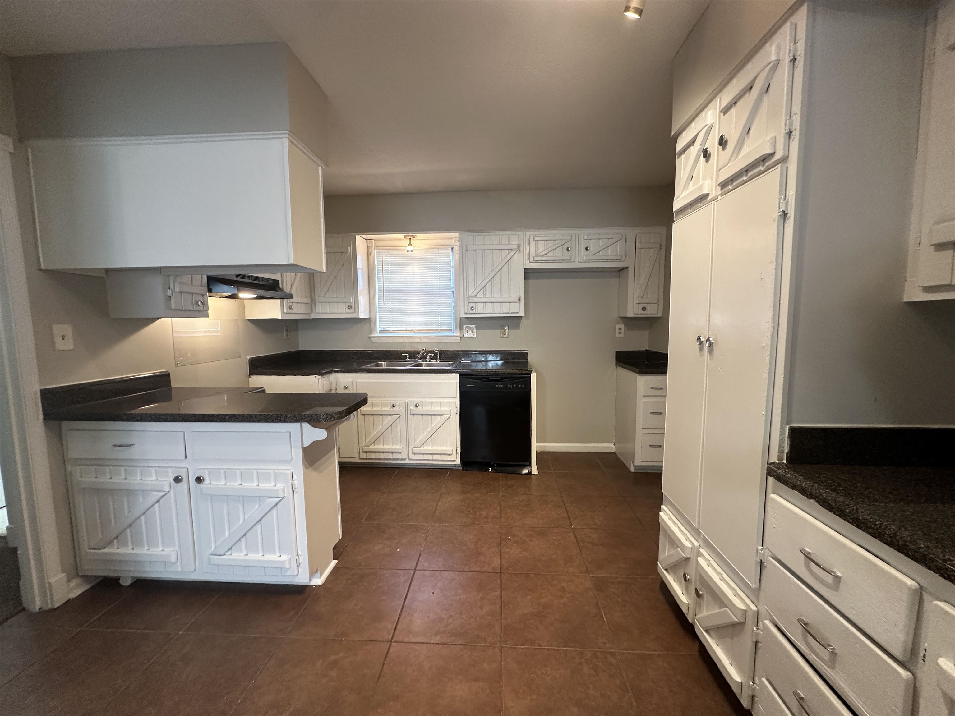 2111 ROCK RIDGE RD