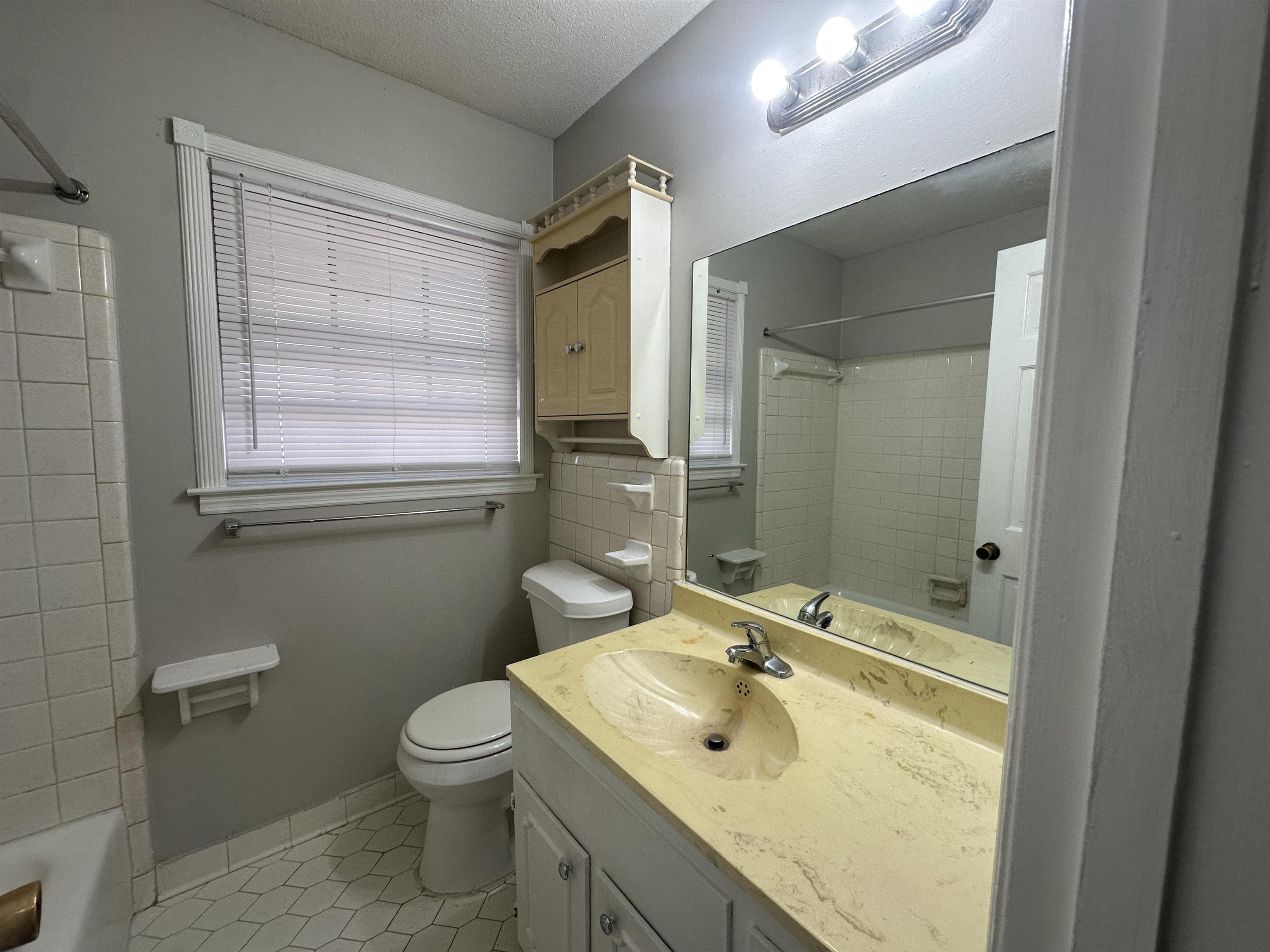 2111 ROCK RIDGE RD