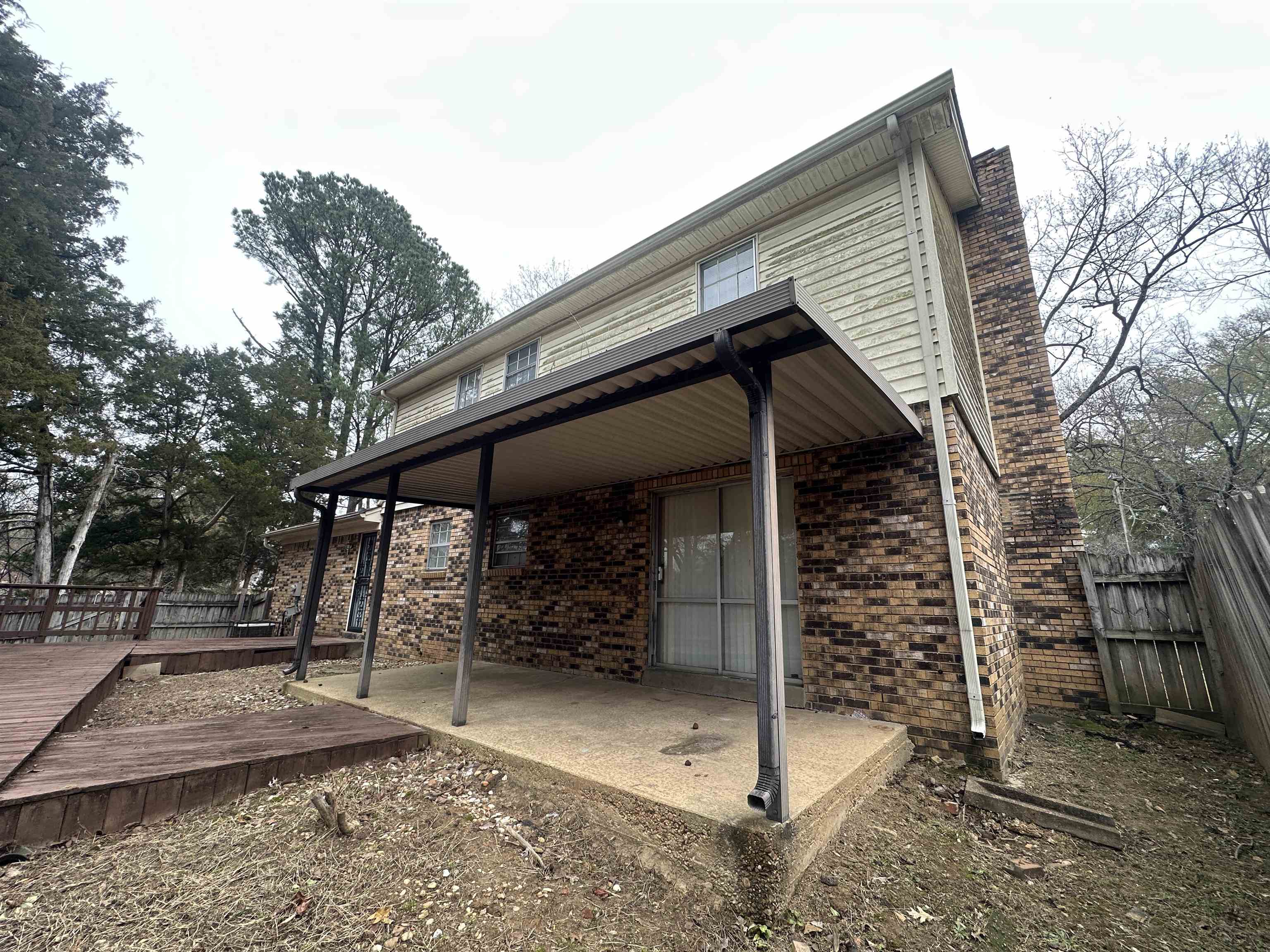 2111 ROCK RIDGE RD