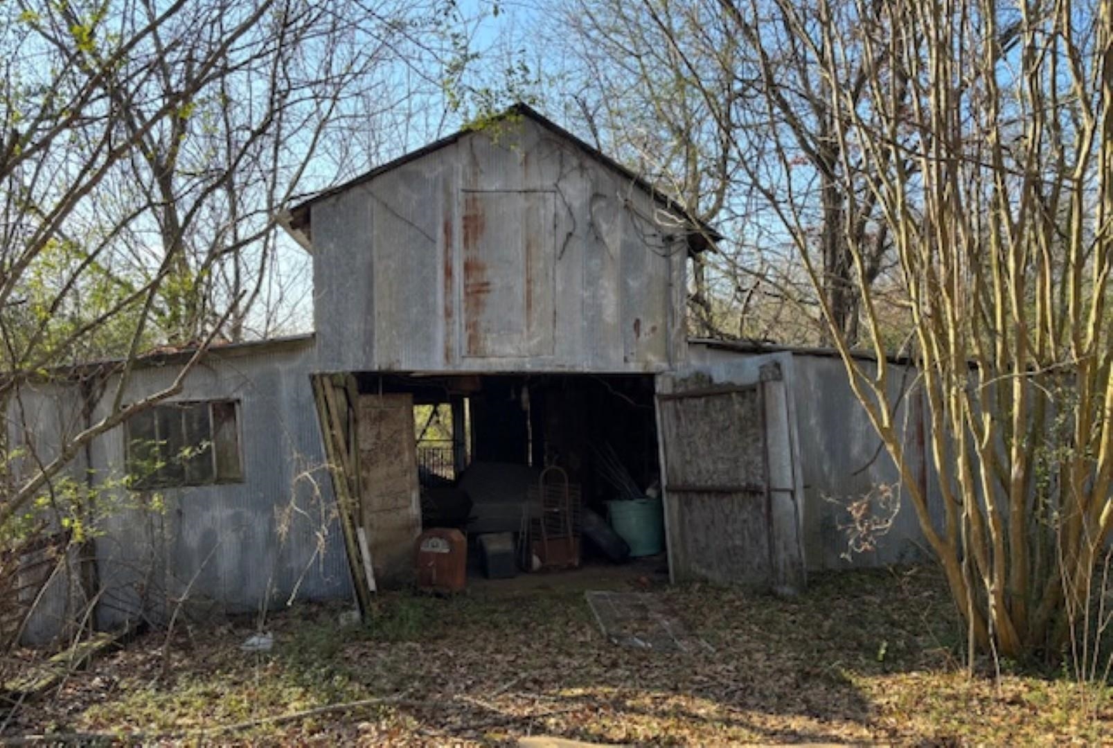 377 N HOUSTON LEVEE RD