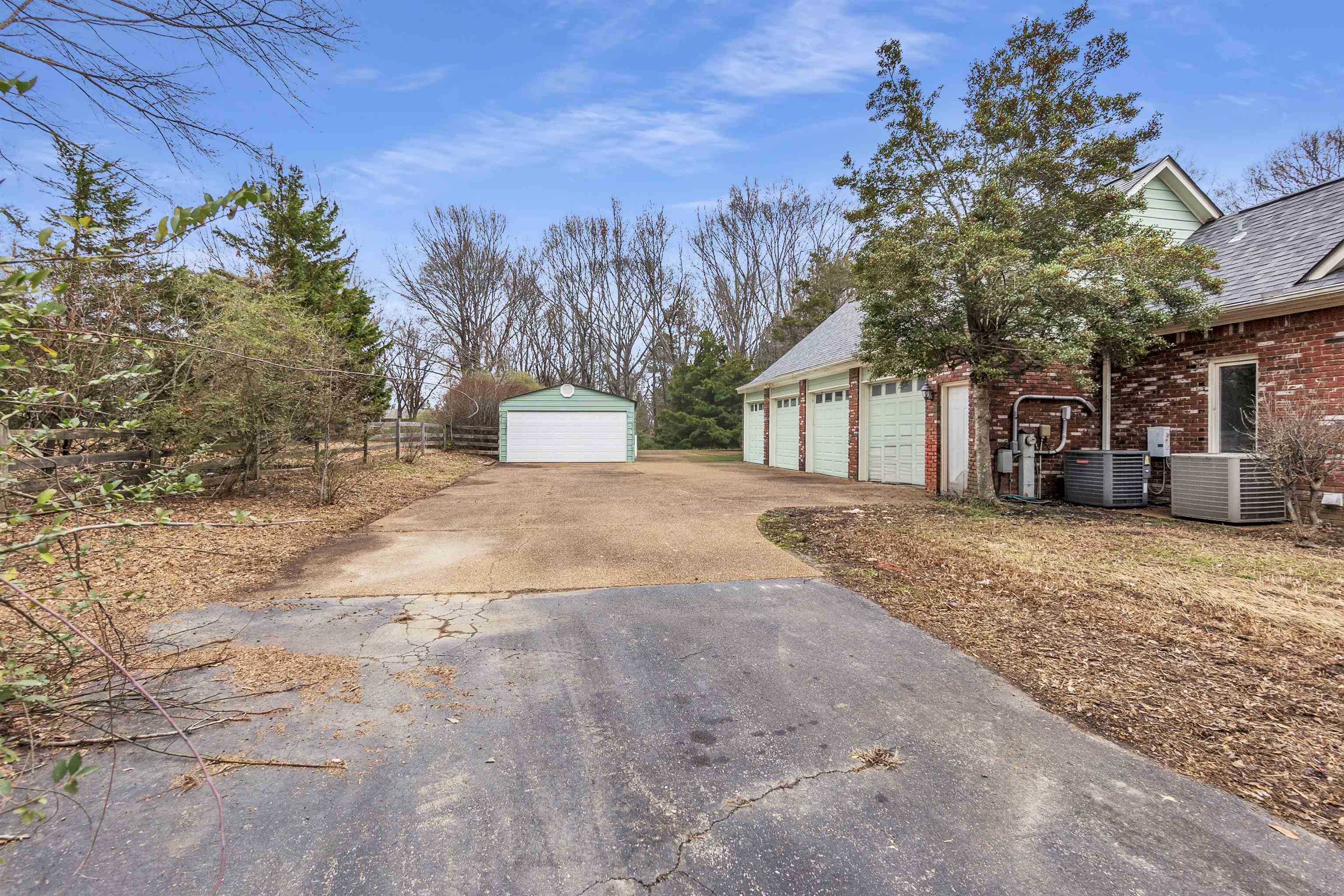 12420 FOX LAIR DR