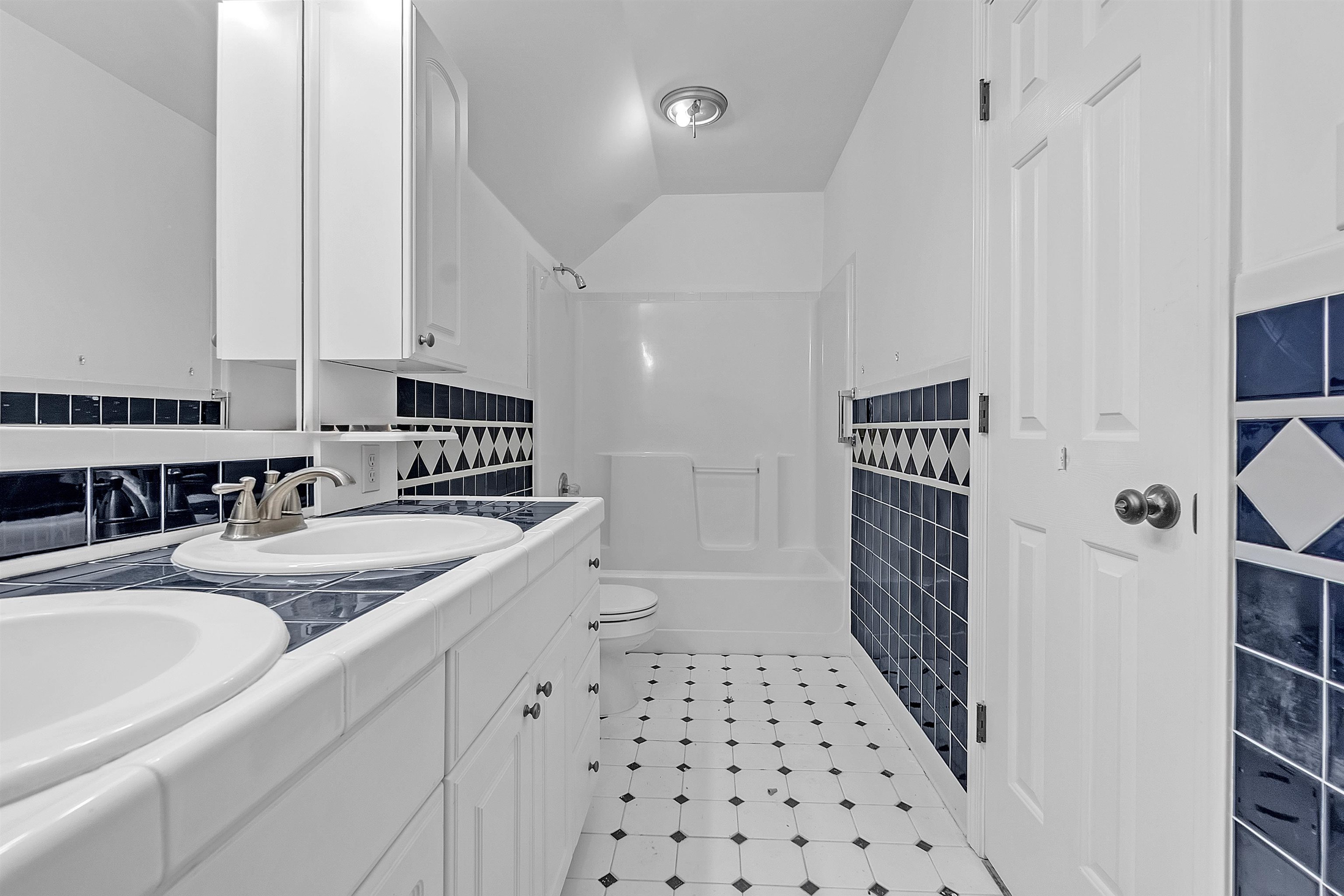 12420 FOX LAIR DR