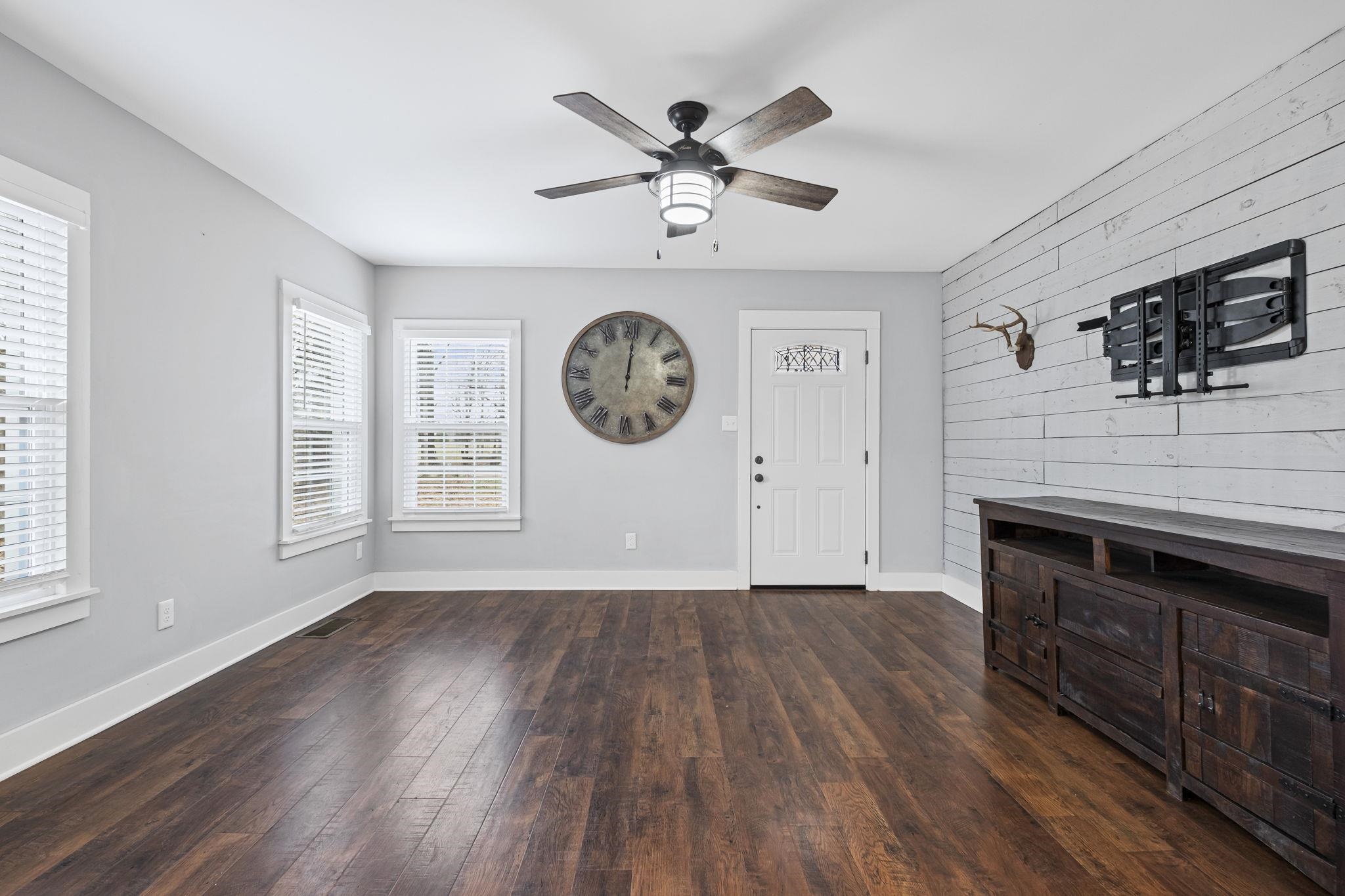 8583 KERRVILLE-ROSEMARK RD E