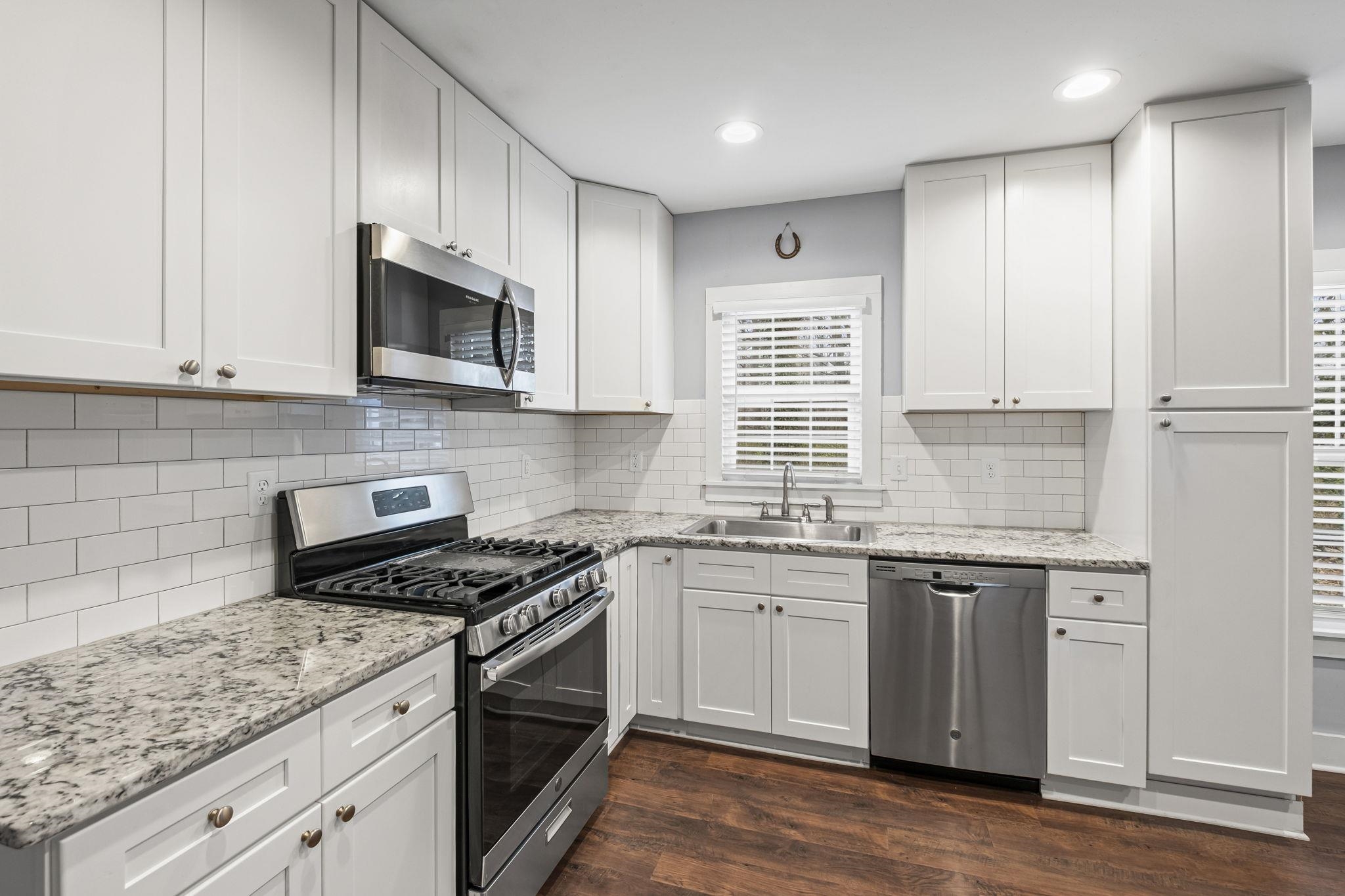 8583 KERRVILLE-ROSEMARK RD E