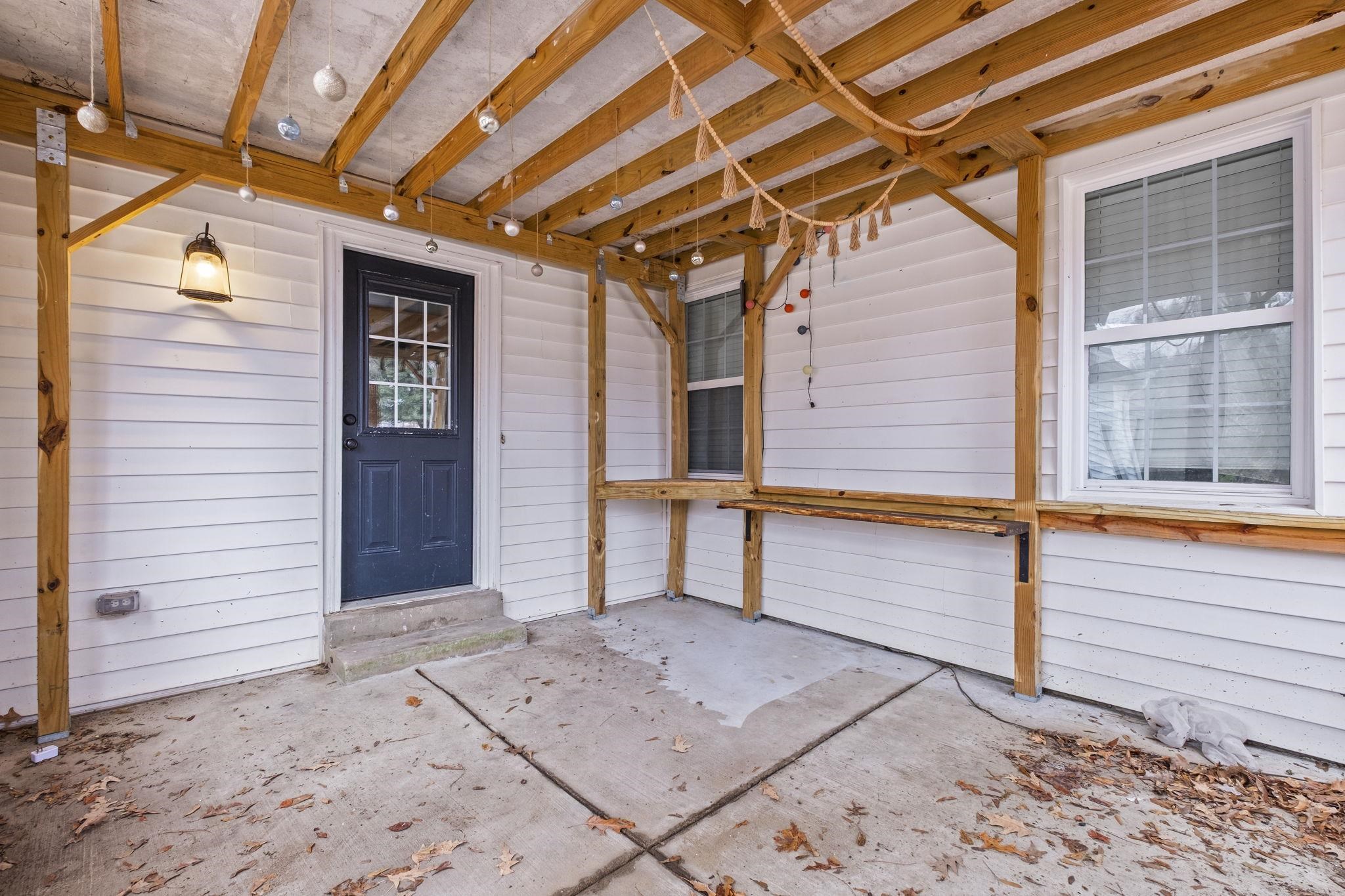 8583 KERRVILLE-ROSEMARK RD E