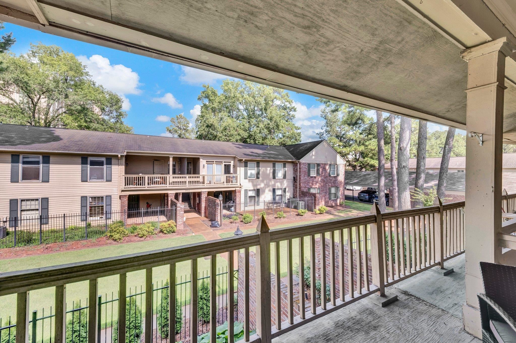 5906 NOYES CT Unit: 4