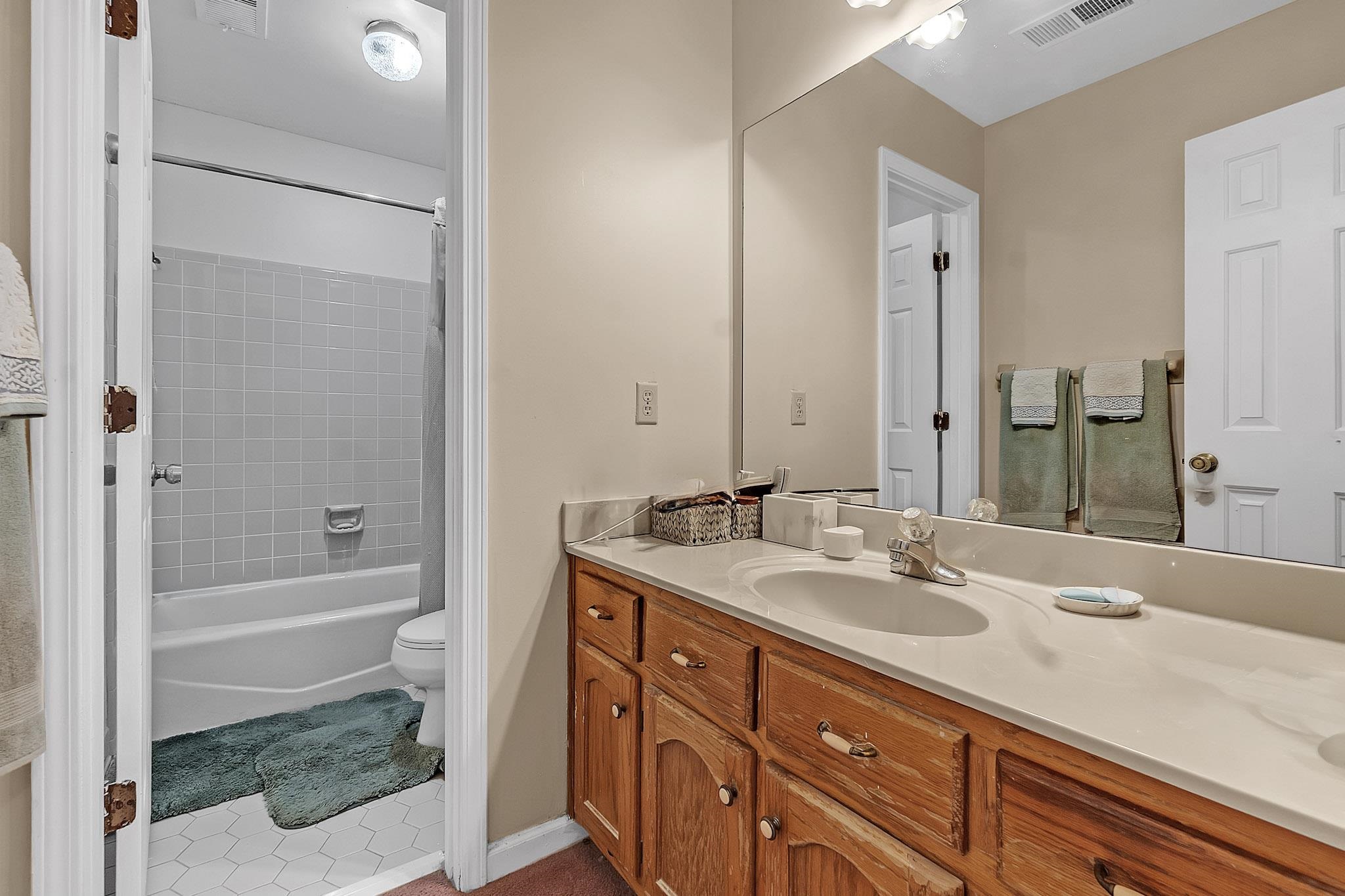 3247 PATRICIA ELLEN DR