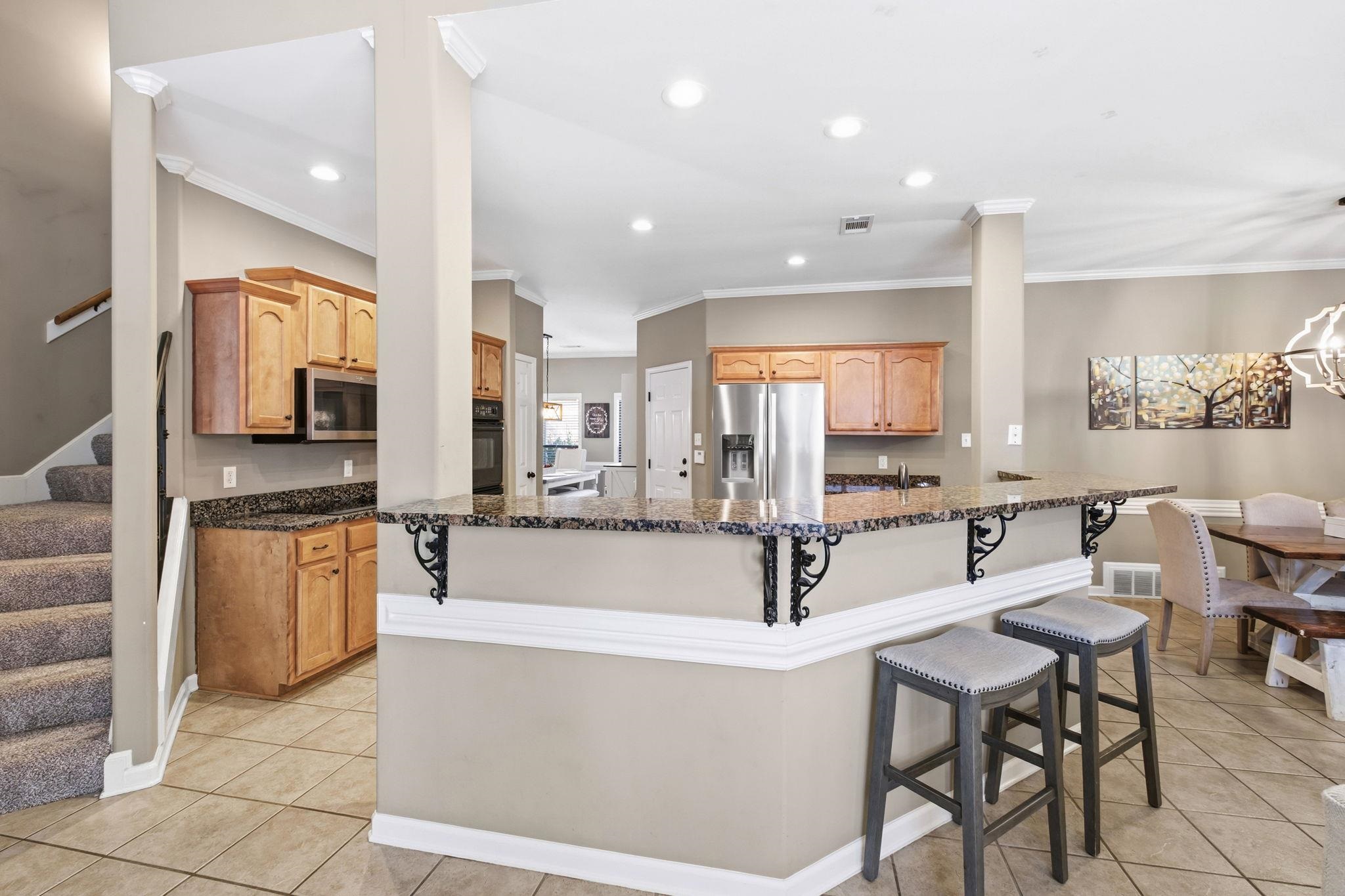 8215 HUNTERS MEADOW LN